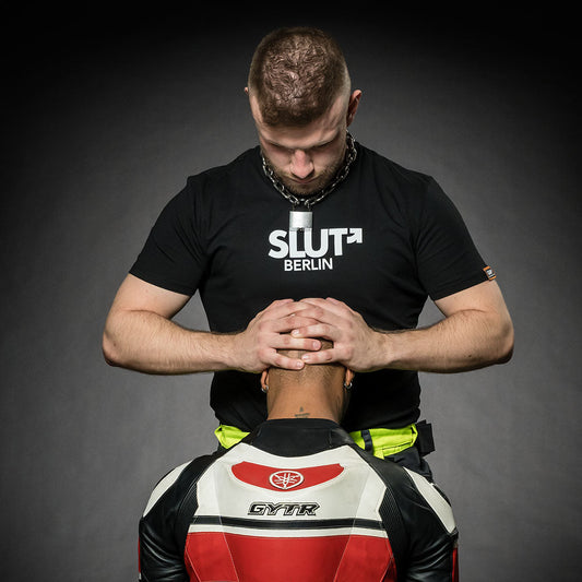 GEAR SHIRT SLUT
