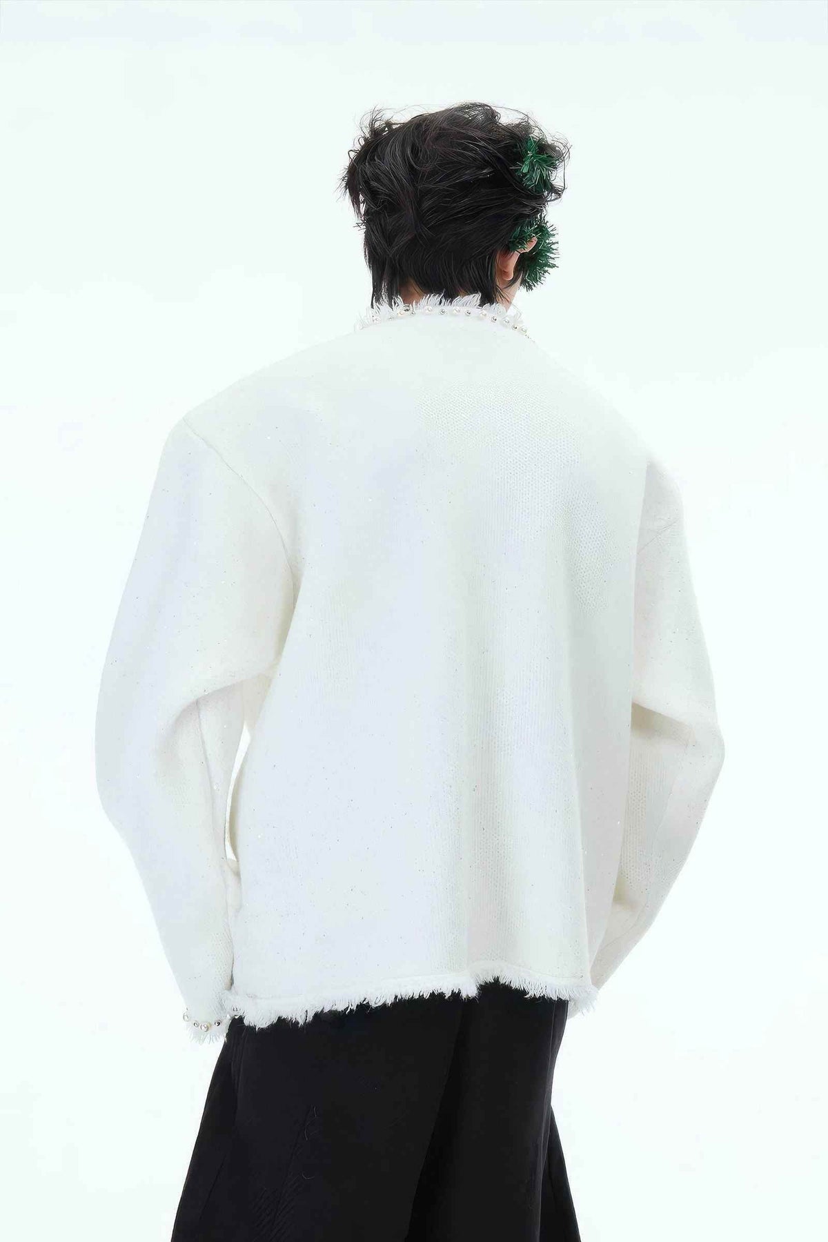Minimalist Pearl-Decorated Knitted Sweater Jacket with Brooch Accent