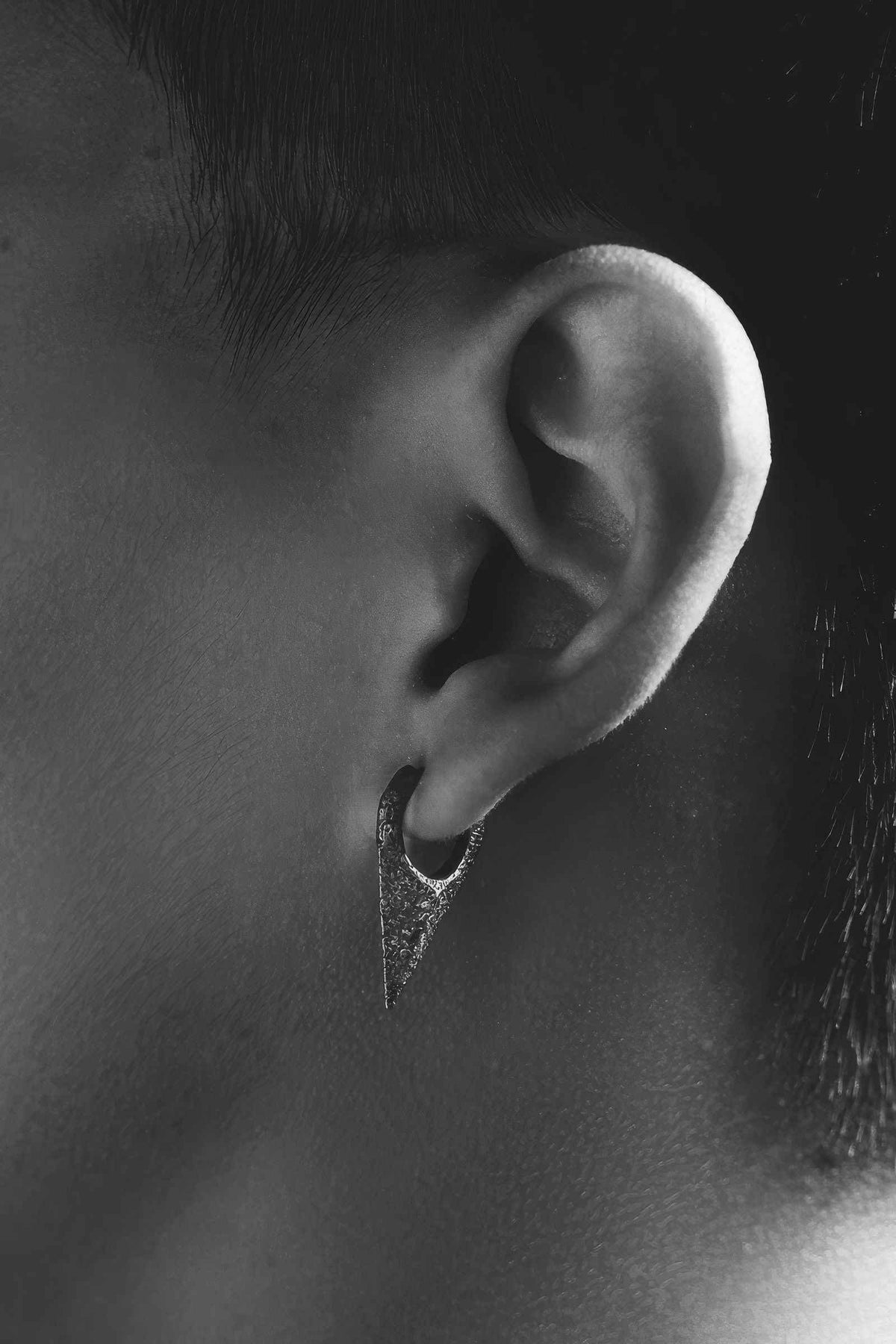 Neutral Black Rock Texture Geometric Ear Stud Earrings