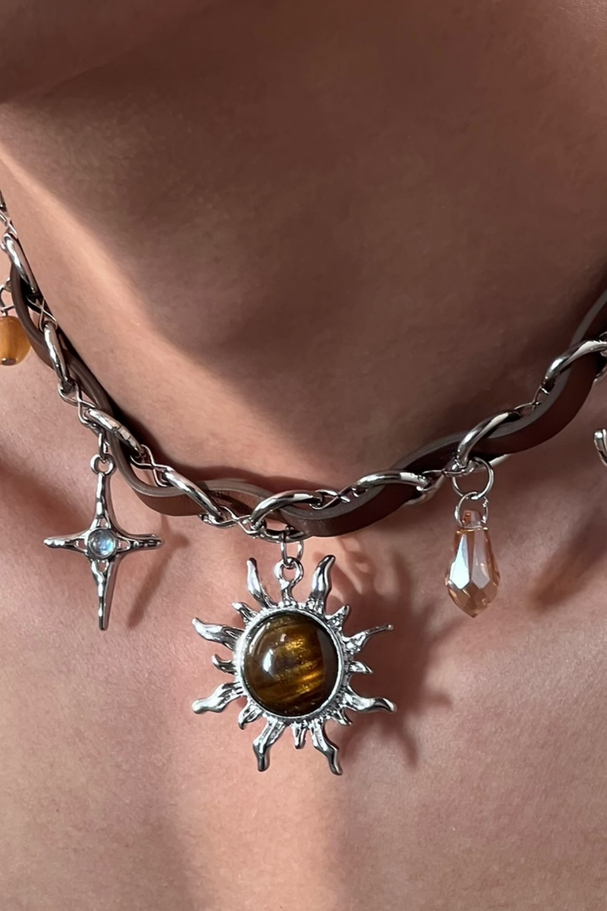 Sharp Glint Choker