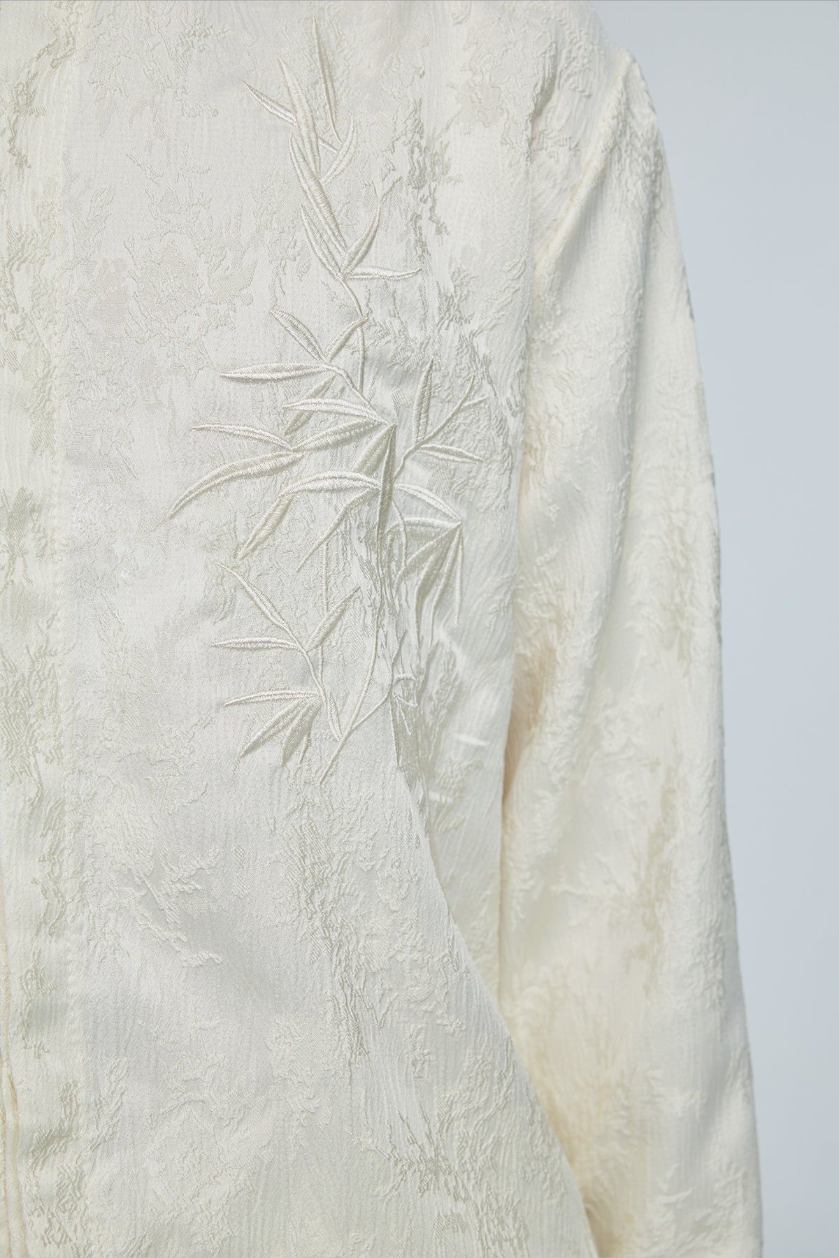 Steel Palette Embroidery High Neck Shirt Apricot