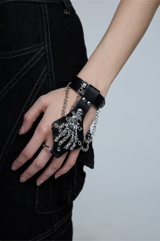 Unruled Form Punk Skeleton Bracelet