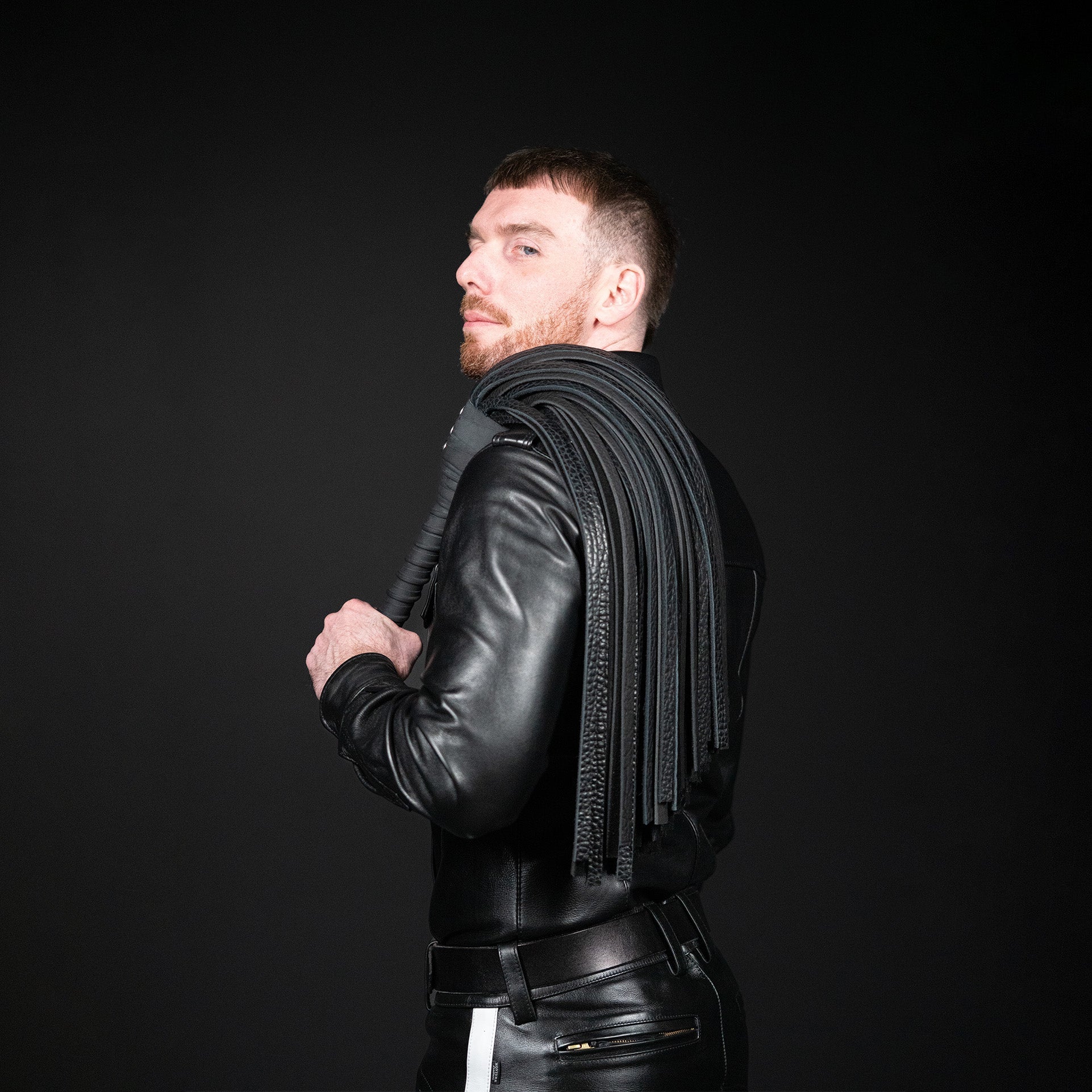 MASTER BUFFALO LEATHER PROGRIP FLOGGER