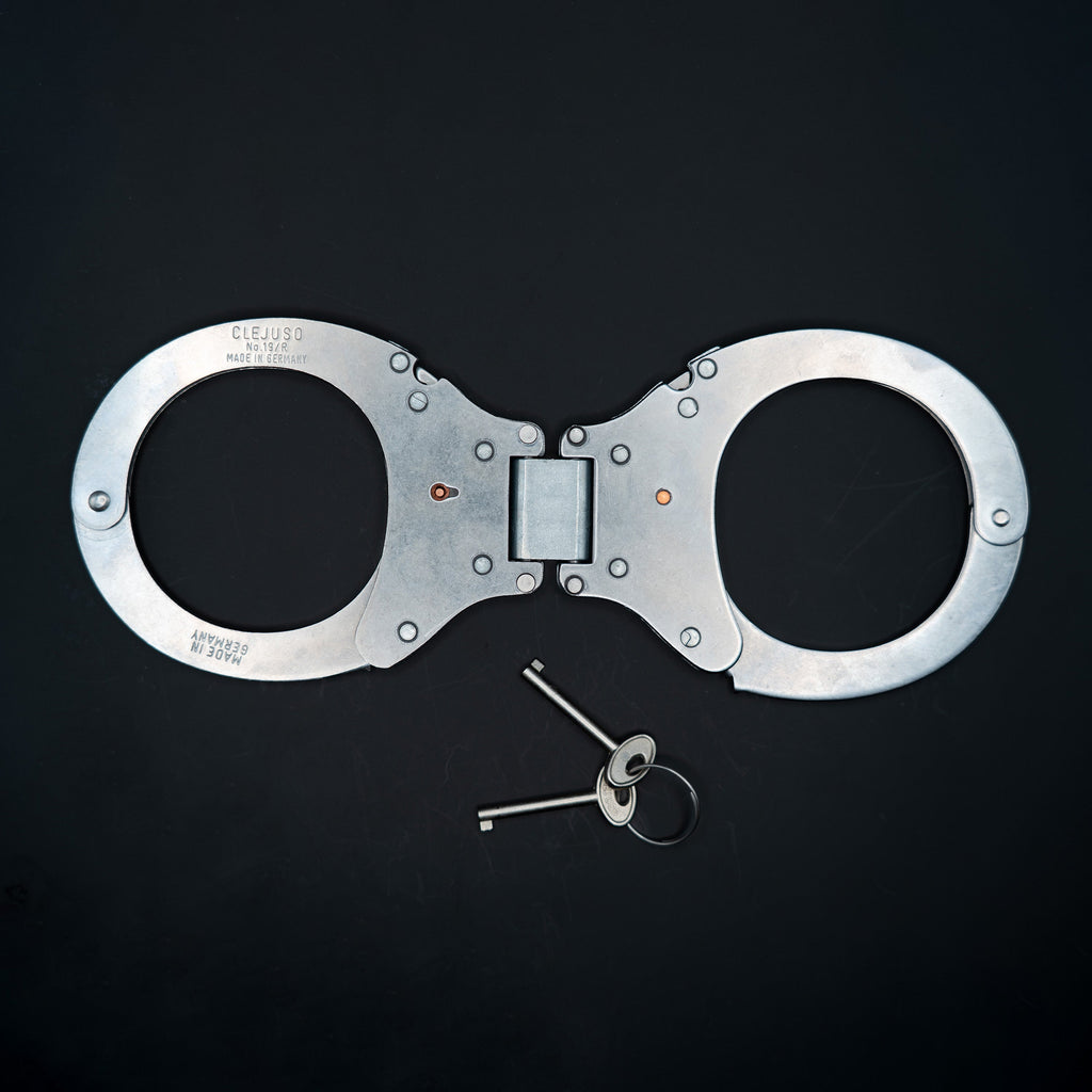 CLEJUSO GERMAN POLICE CUFFS 19R SLV
