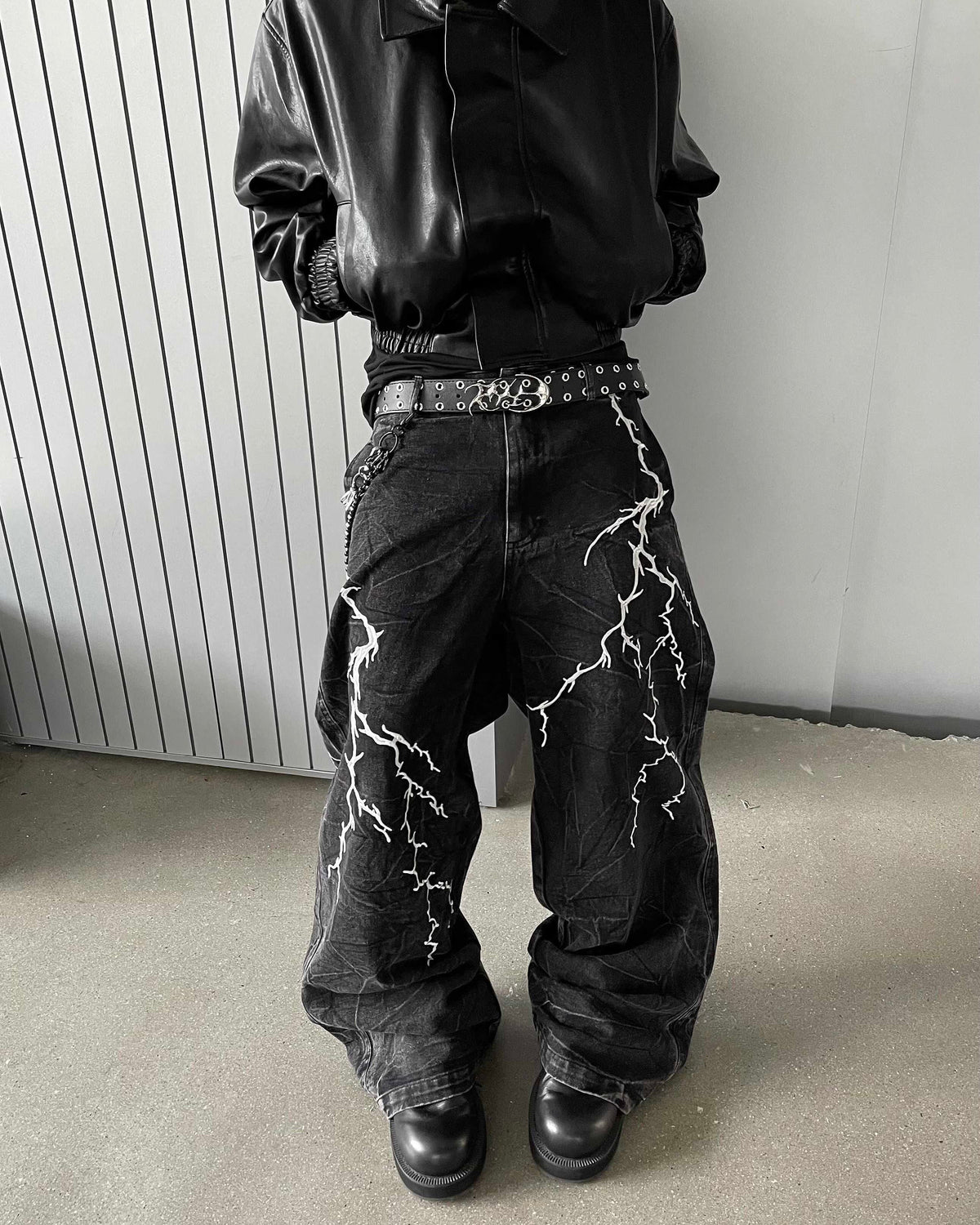 Washed Heavy Embroidery Denim Pants