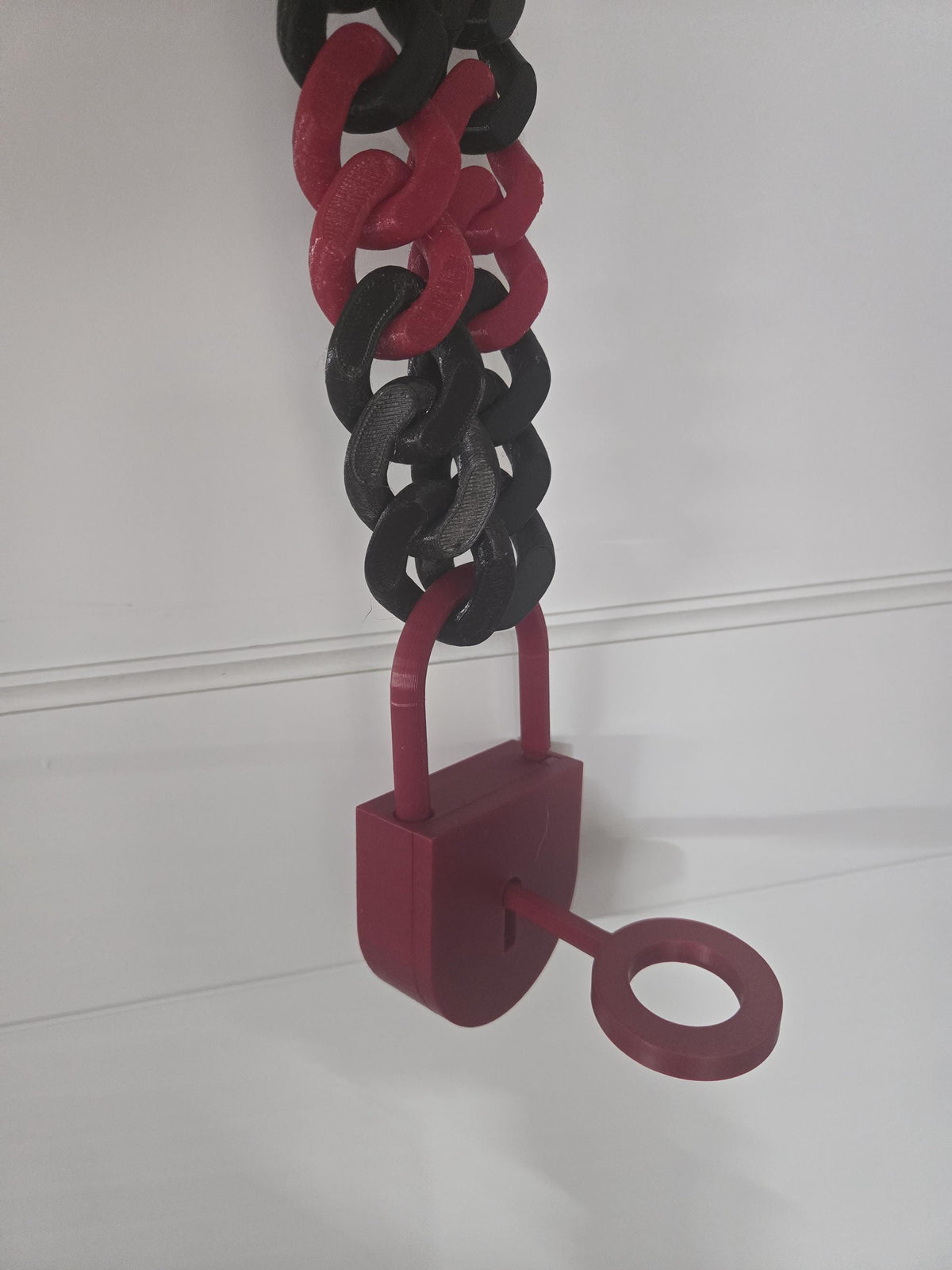 Giant 3D Printed Padlock – Oversized Prop & Costume Accessory!