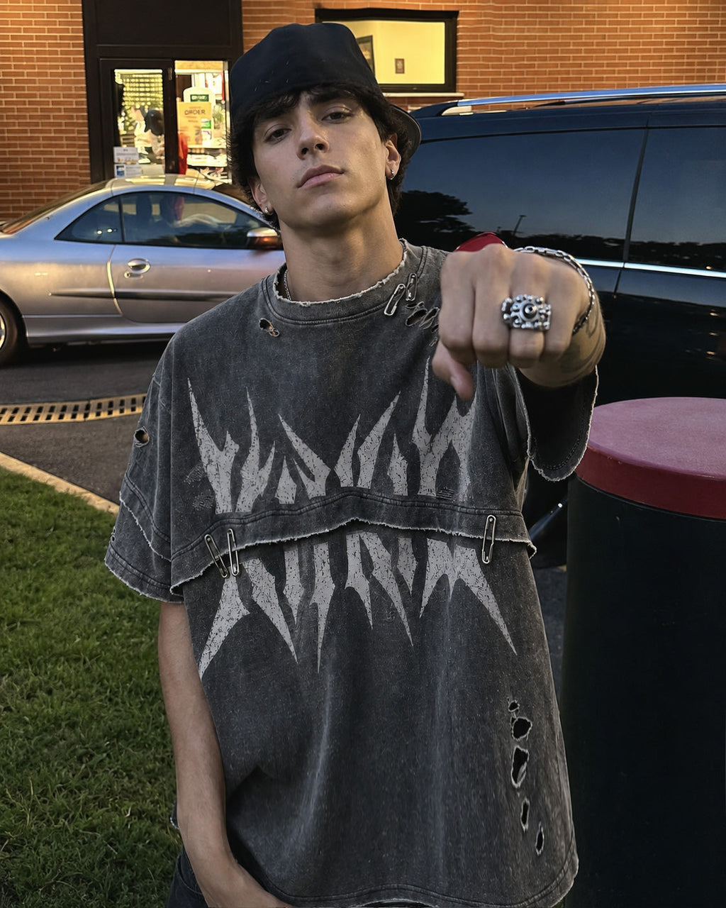 KIIKIO American-Style Distressed High-Street T-Shirt