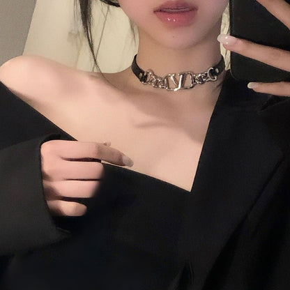Midnight Vixen Choker
