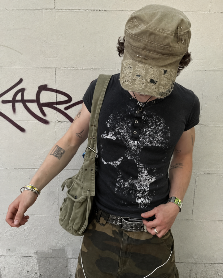 KIIKIO Dark Street Metal-Decorated Crew Neck Tee