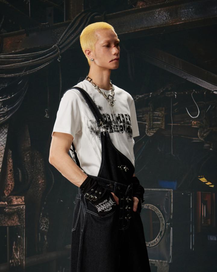 KIIKIO Dark Street Crinkle Spliced Distressed Graphic Tee