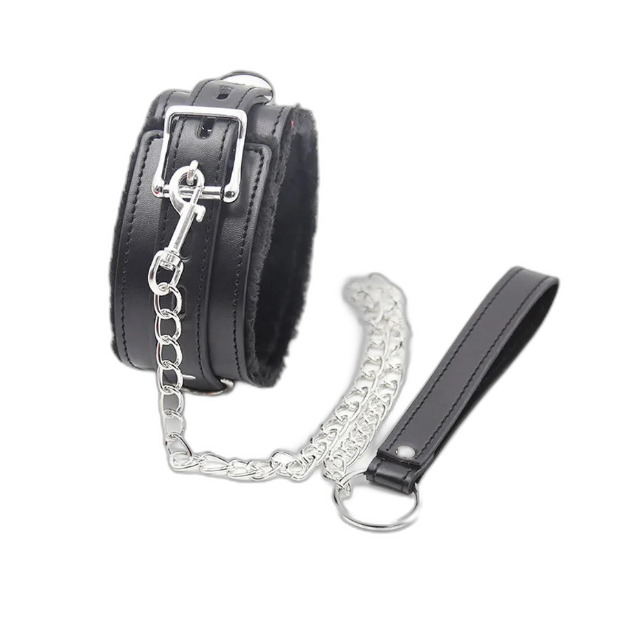 Kinky Fur Lined Bondage Collar