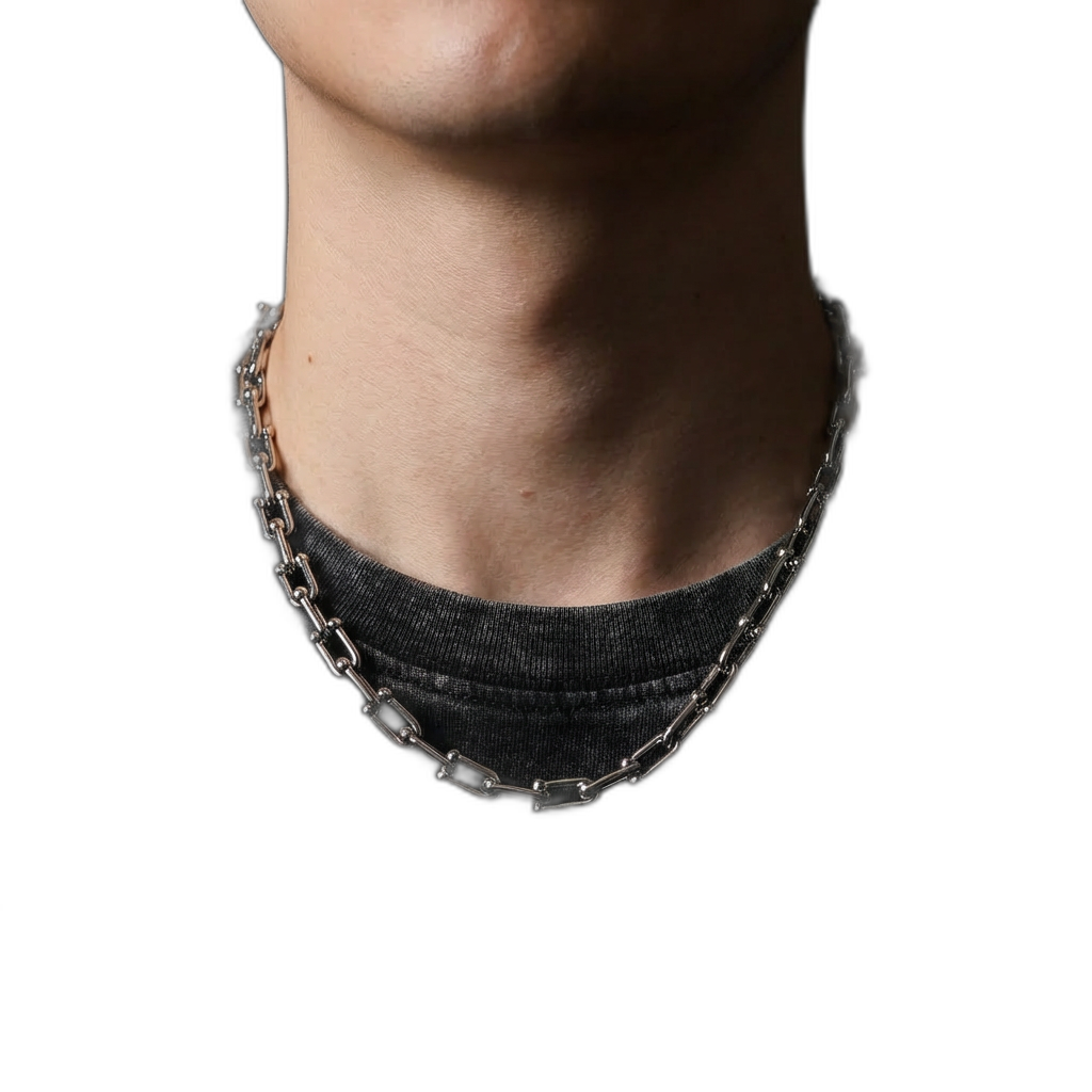 Rebels Clasp Necklace