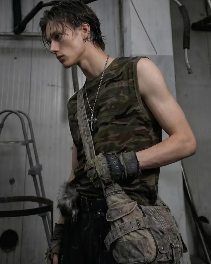 American Retro Wasteland Style Ripped Camouflage Vest