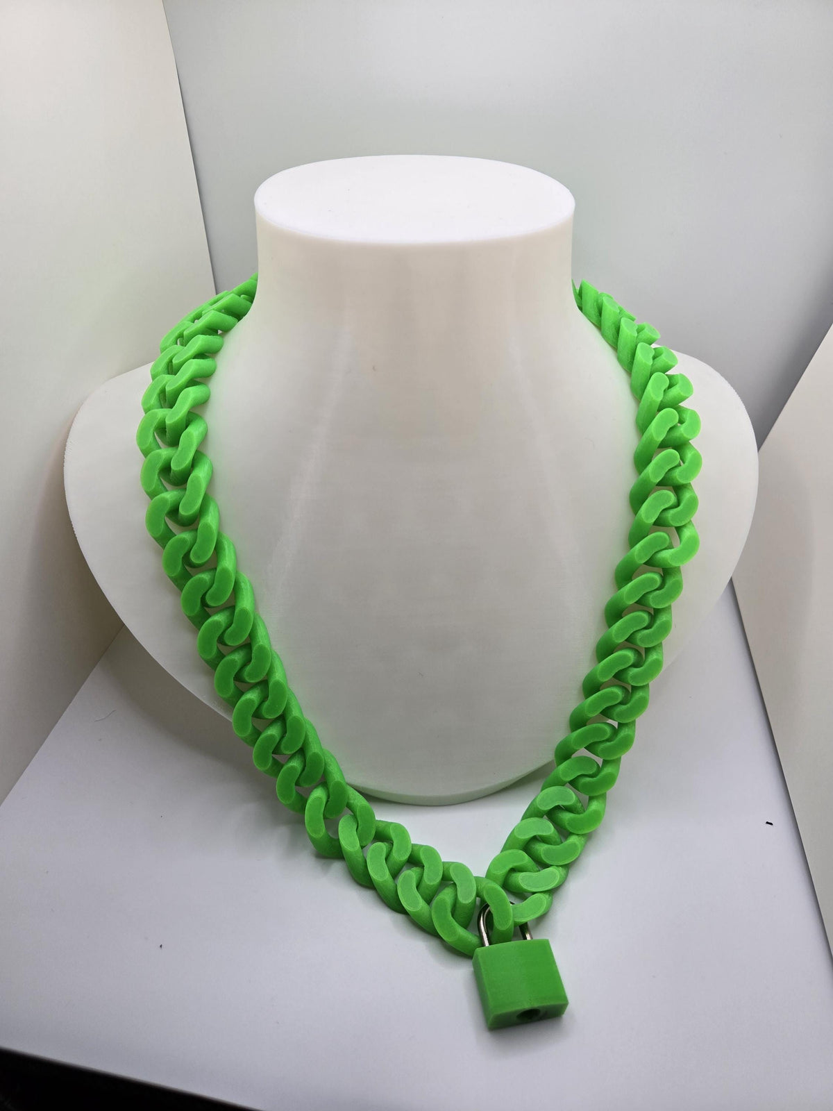 3D Printed Cuban Chain Leash with Matching Padlock