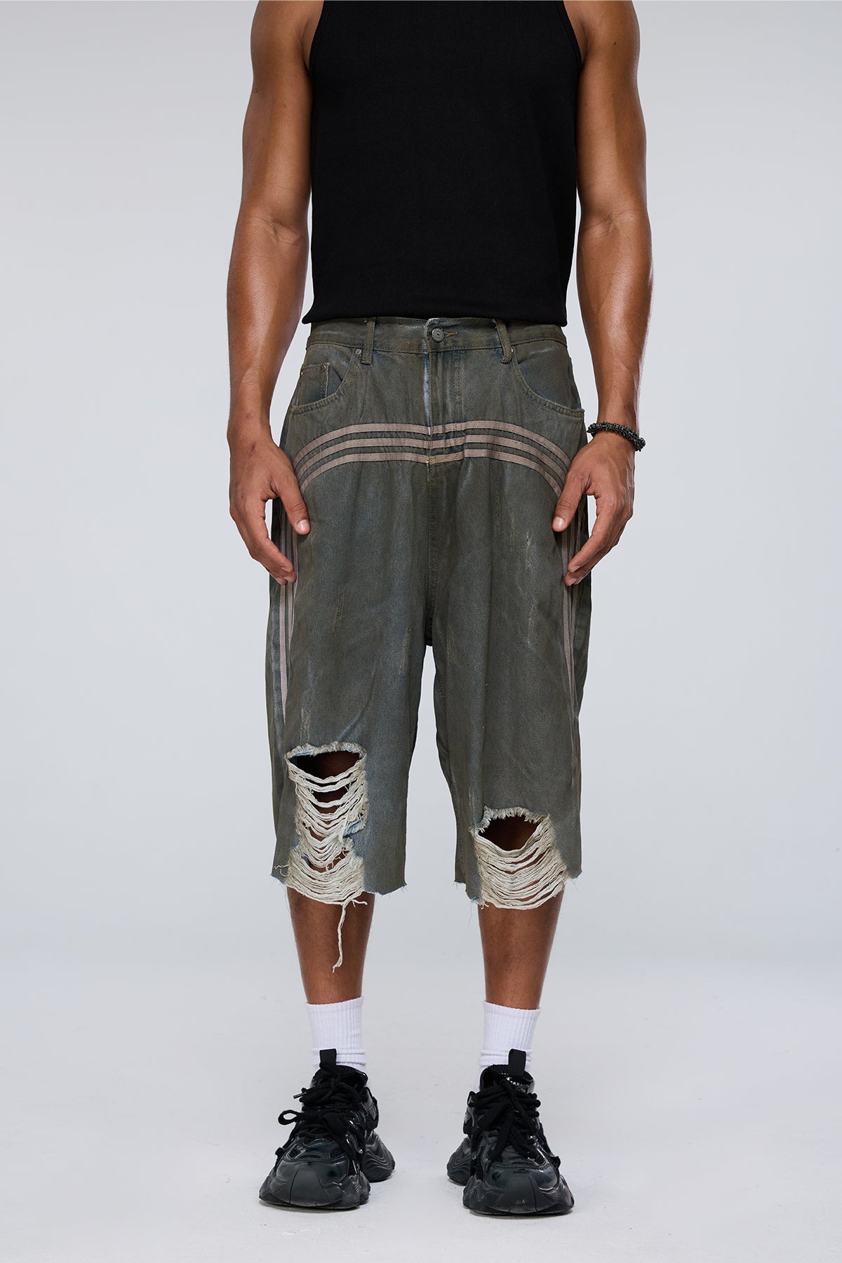 Aether Wash Straight Ripped Capri Jeans
