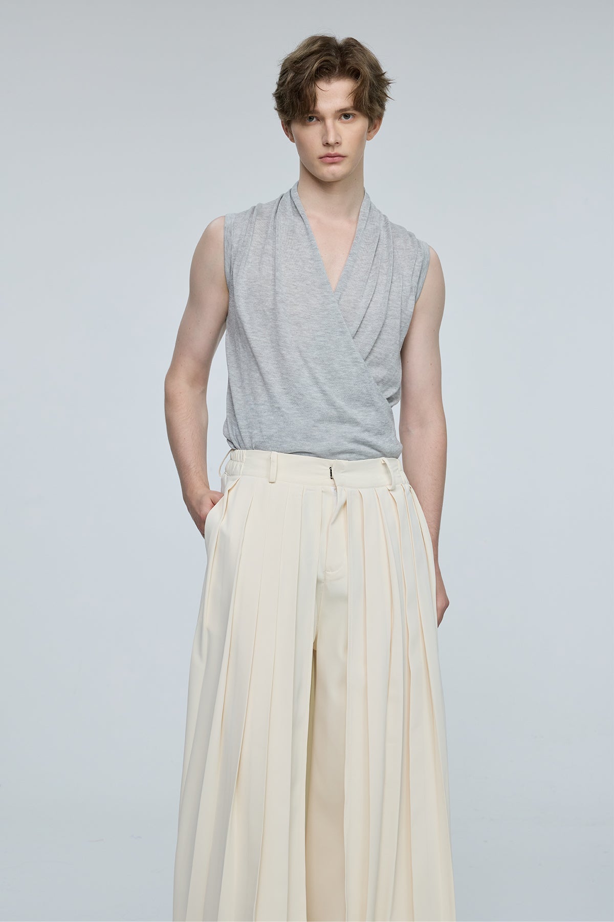 Bold Vista Knit V Neck Sleeveless Top Grey