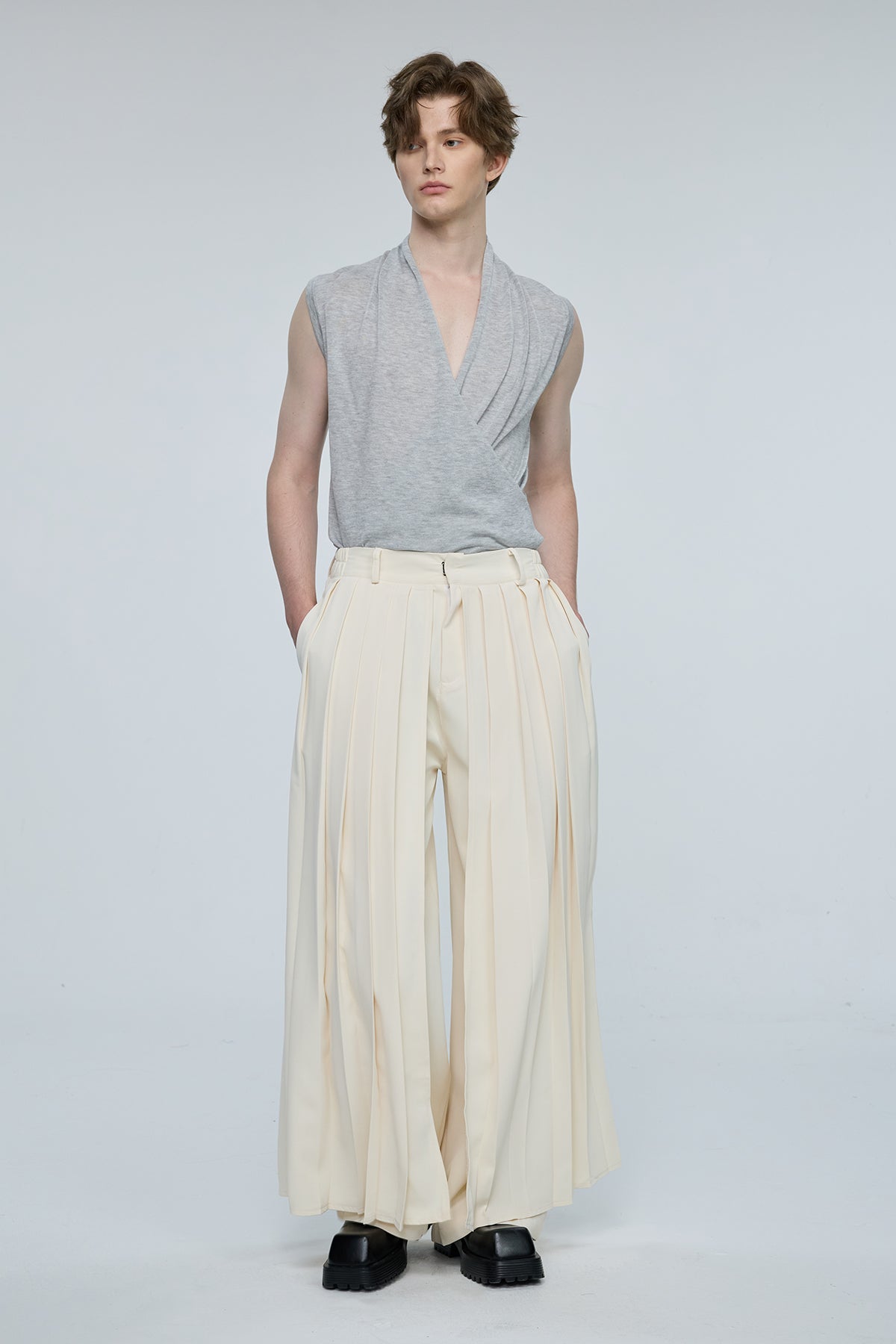 Bold Vista Knit V Neck Sleeveless Top Grey