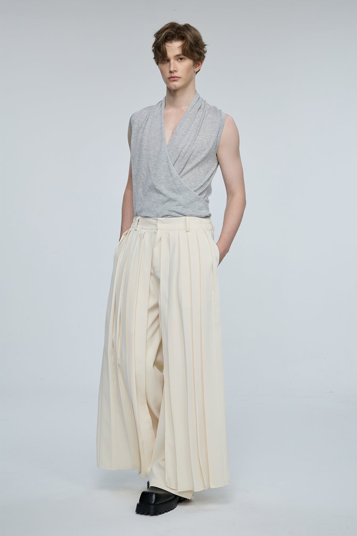 Bold Vista Knit V Neck Sleeveless Top Grey