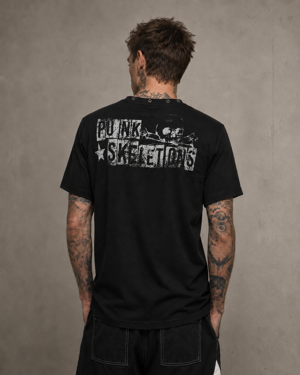 KIIKIO Dark Street Metal-Decorated Crew Neck Tee