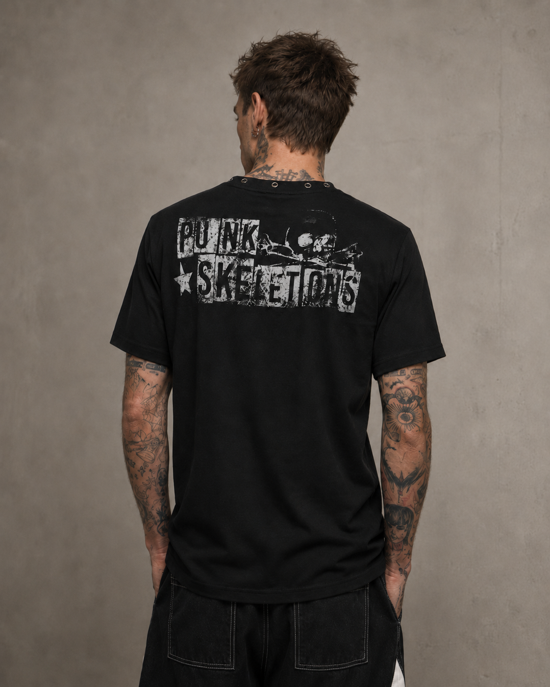 KIIKIO Dark Street Metal-Decorated Crew Neck Tee