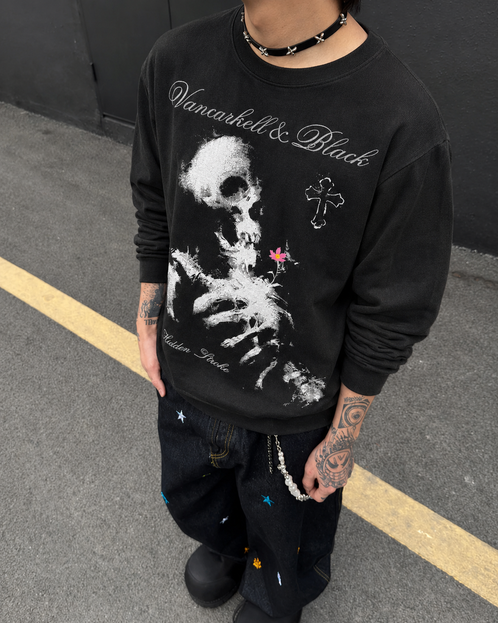 KIIKIO Dark Retro Skull-Print Long-Sleeve T-Shirt
