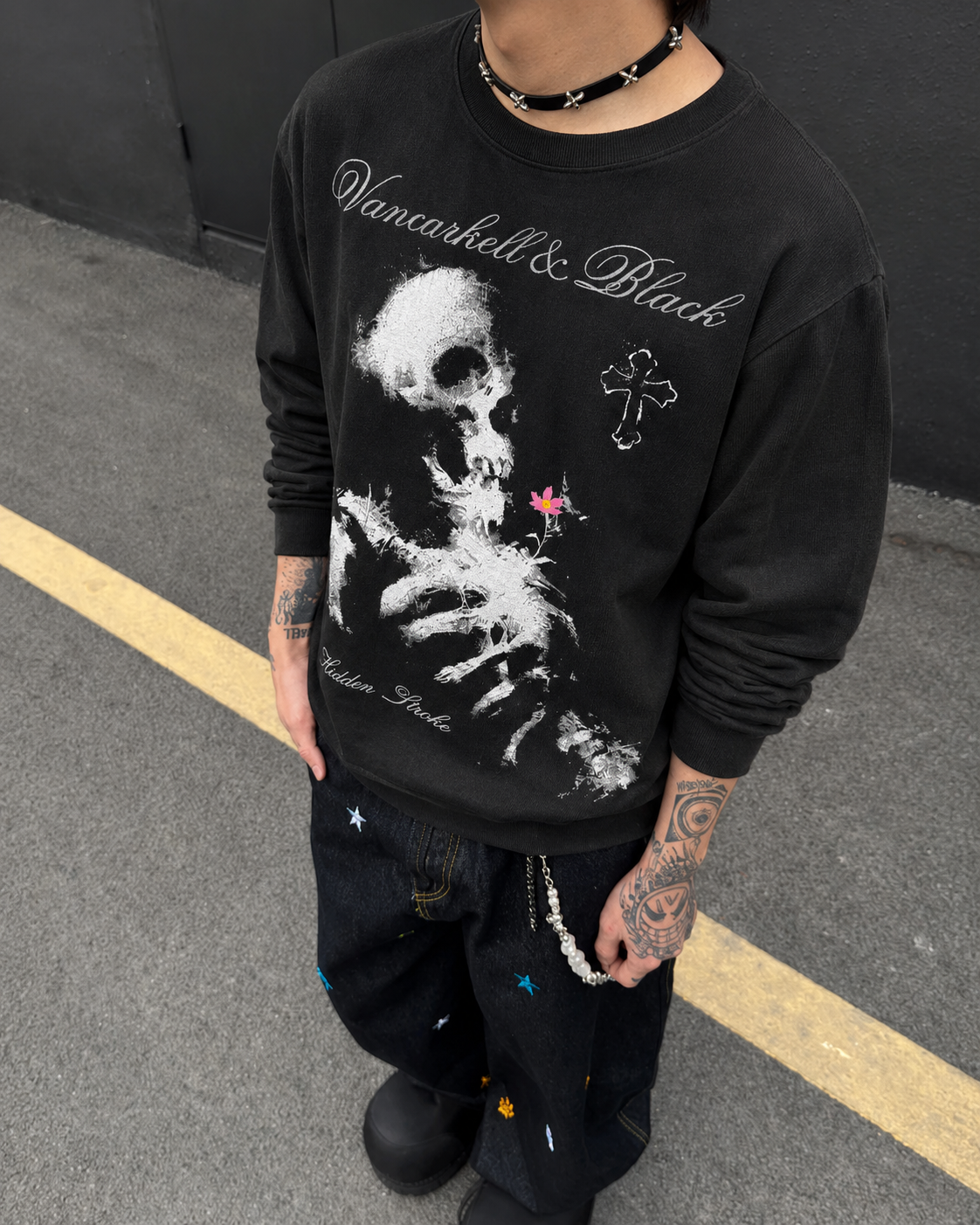 KIIKIO Dark Retro Skull-Print Long-Sleeve T-Shirt