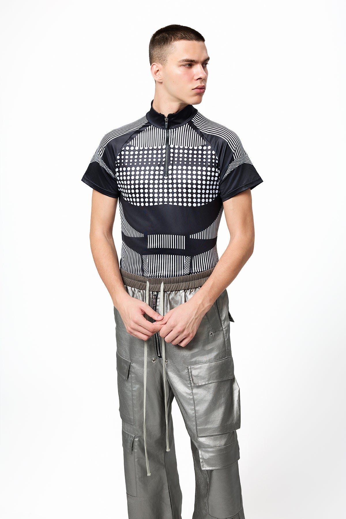 Clean Contrast Zipper High Neck Top