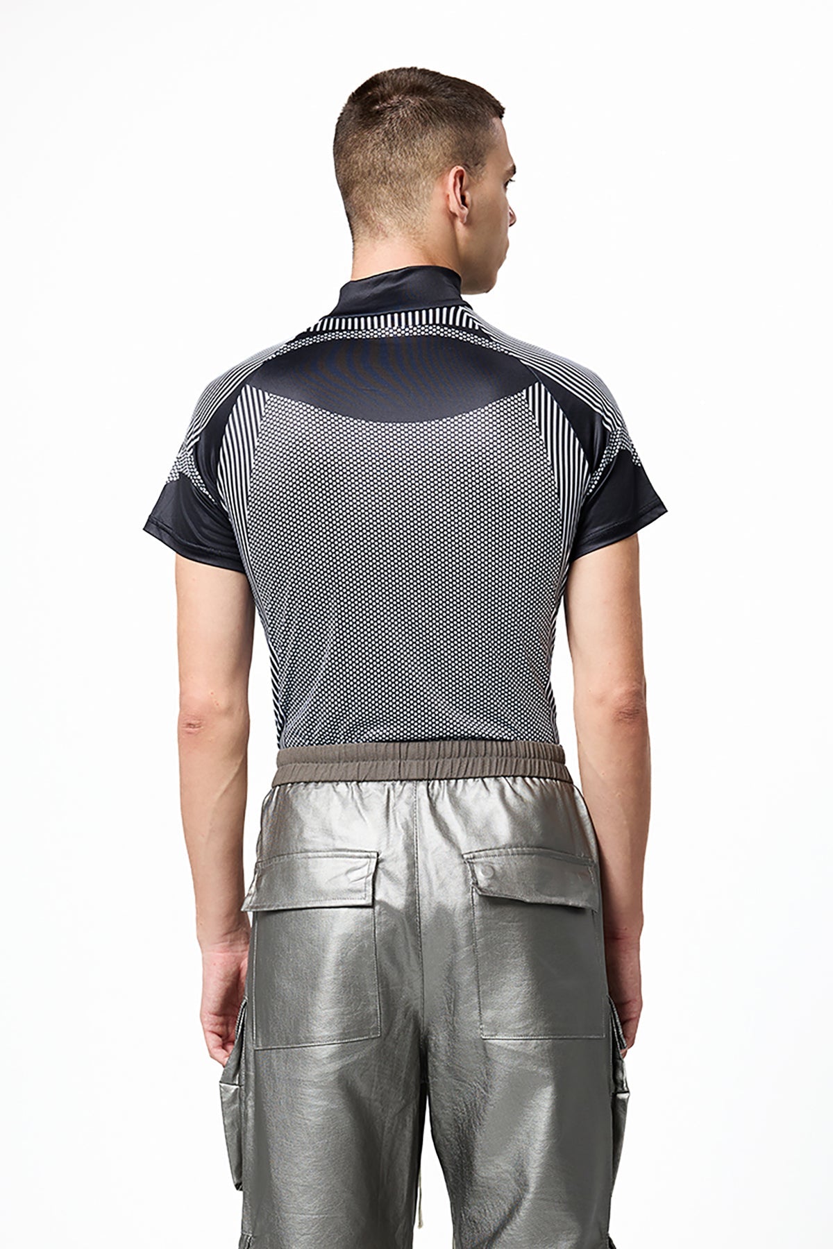 Clean Contrast Zipper High Neck Top