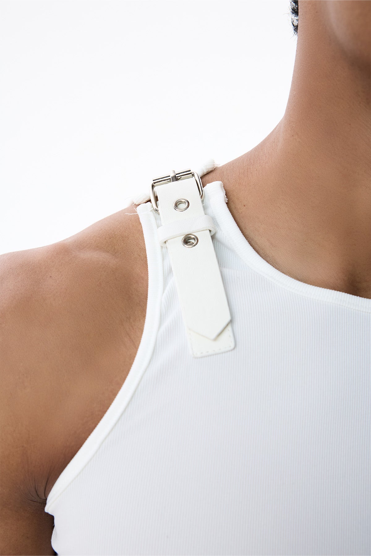 Coal Thread Buckle Top White