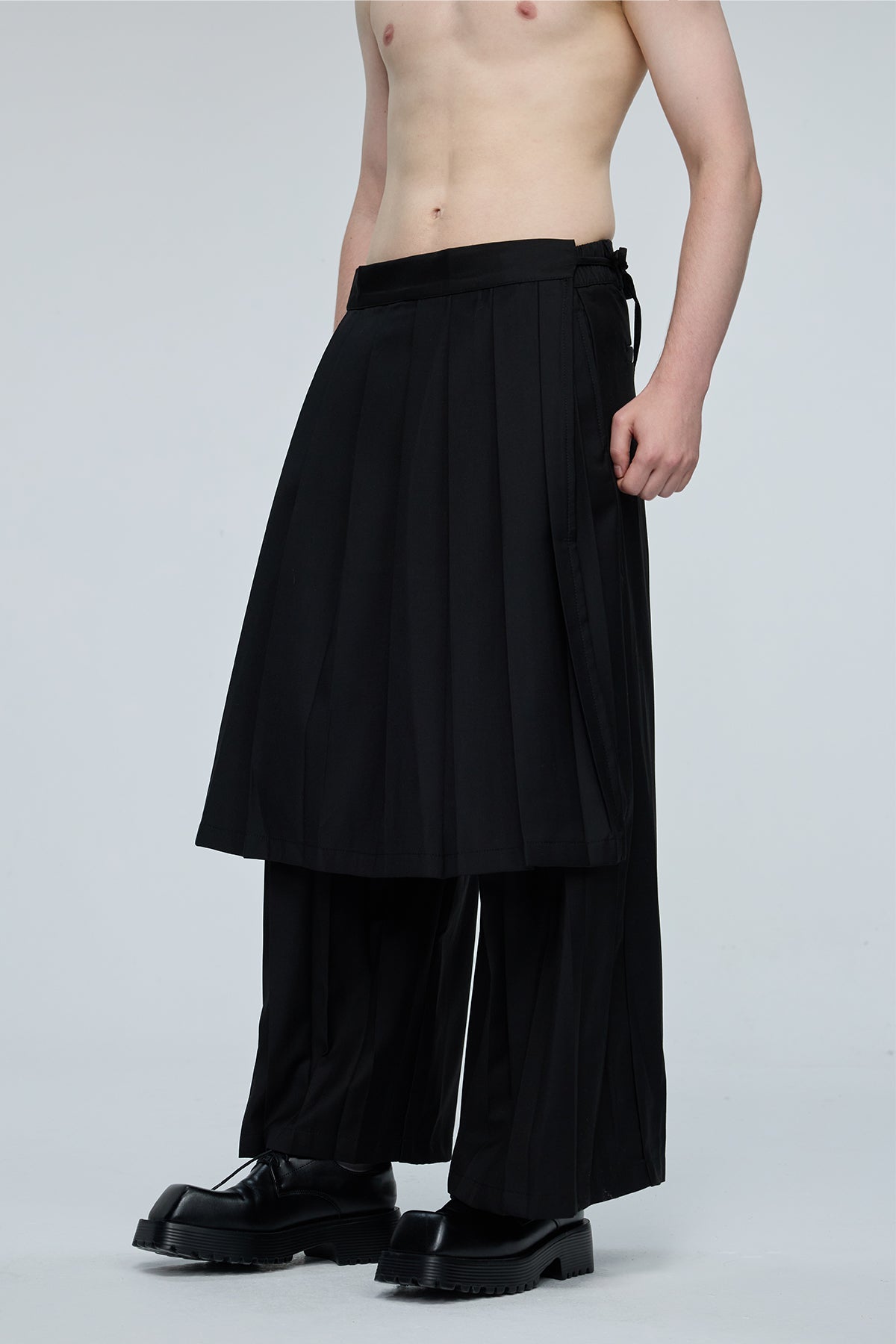 Cold Chroma Wide Leg Pleated Pants
