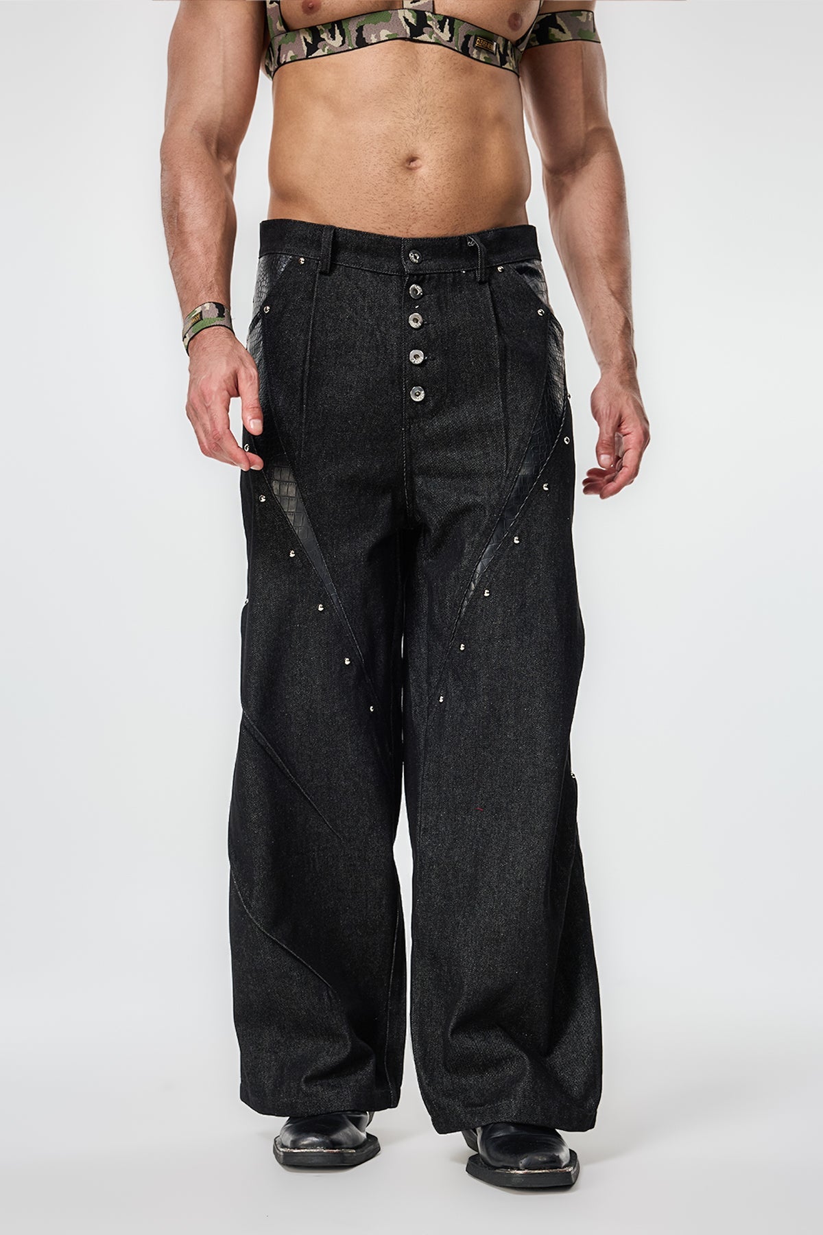 Cold Rivet Wide Leg Jeans