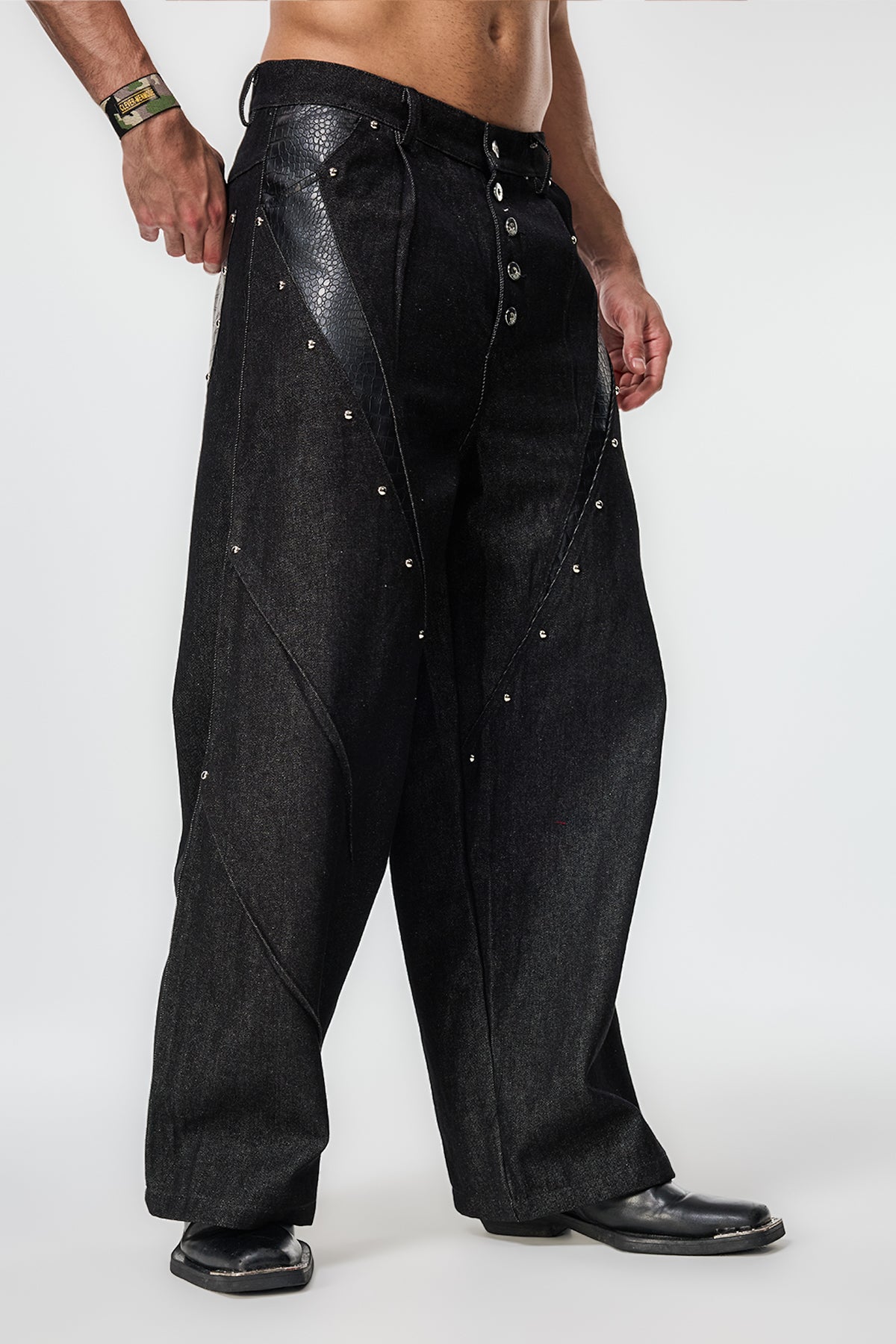 Cold Rivet Wide Leg Jeans