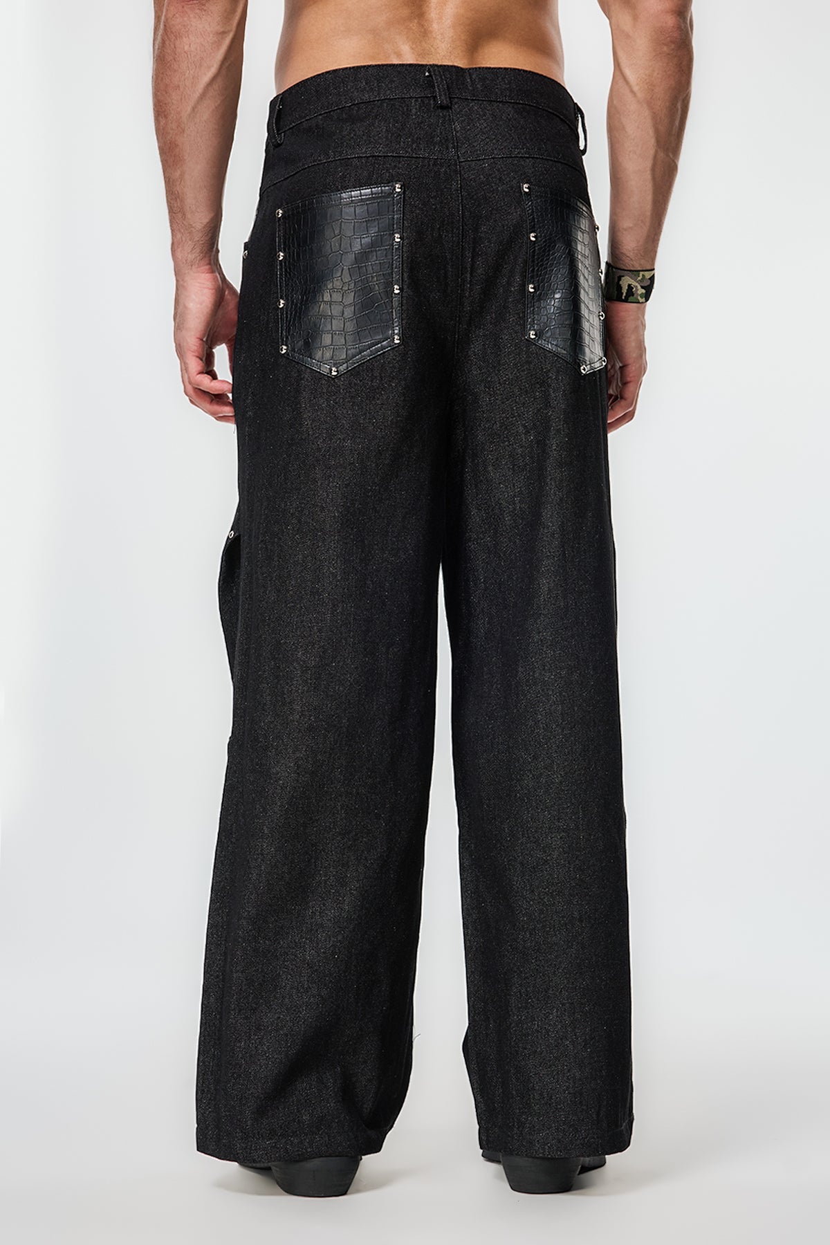 Cold Rivet Wide Leg Jeans