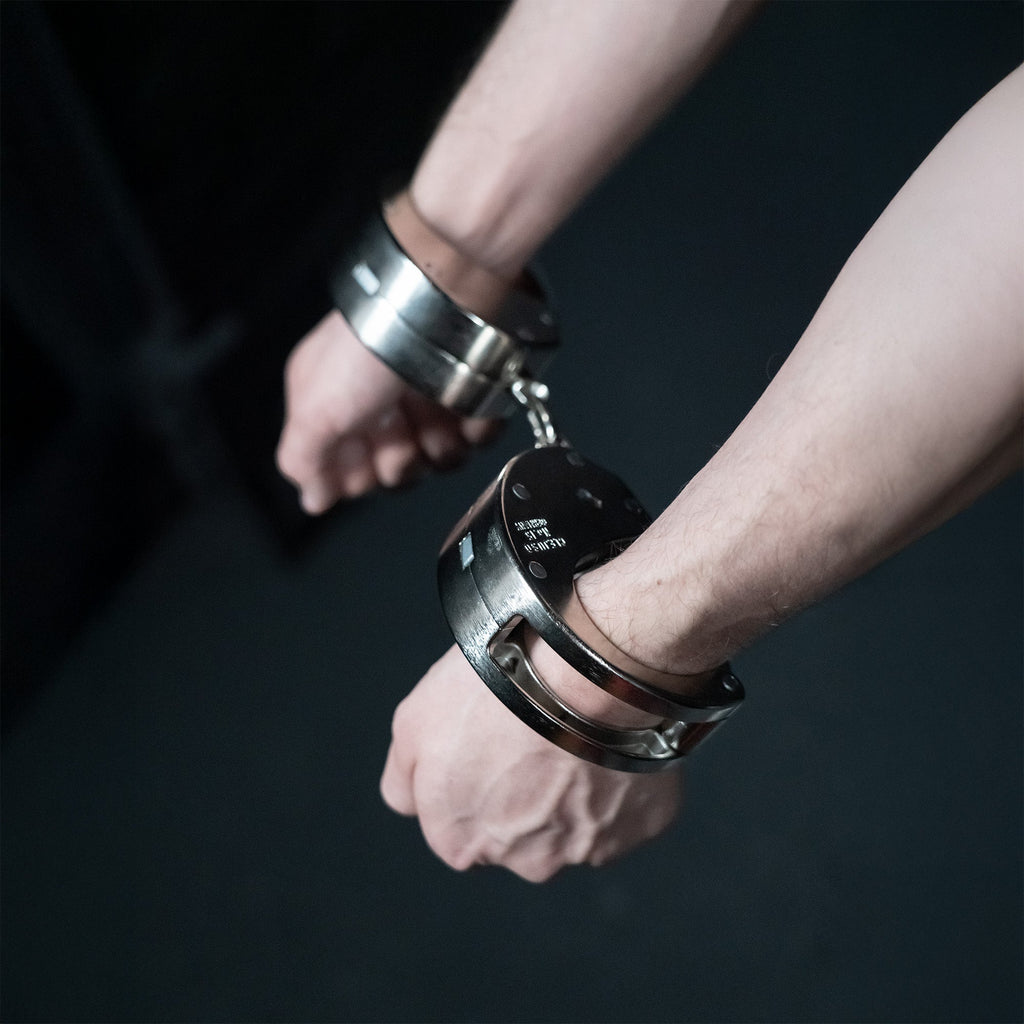 CLEJUSO HEAVY HANDCUFFS NO15