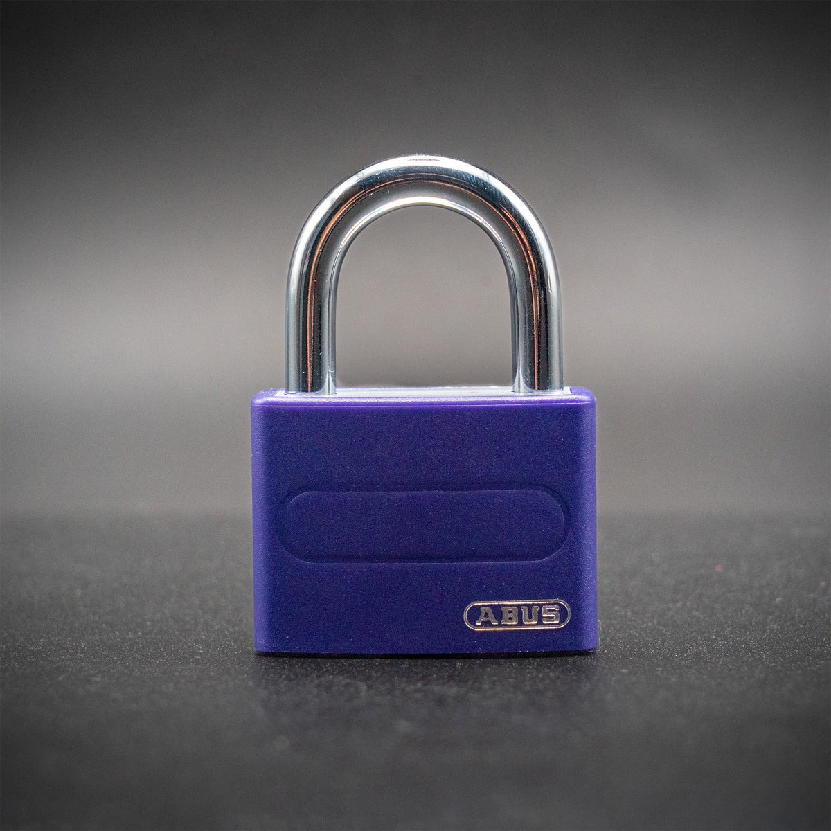 CUSTOM LOCK 19'