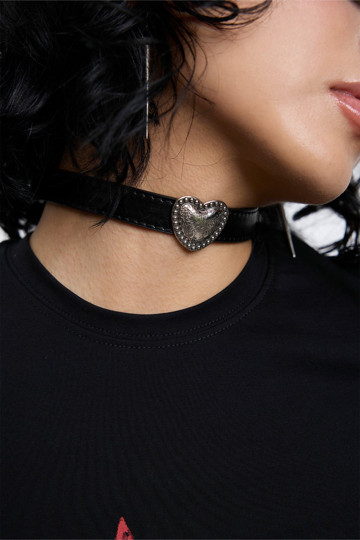 Deep Wrap Leather Heart Choker