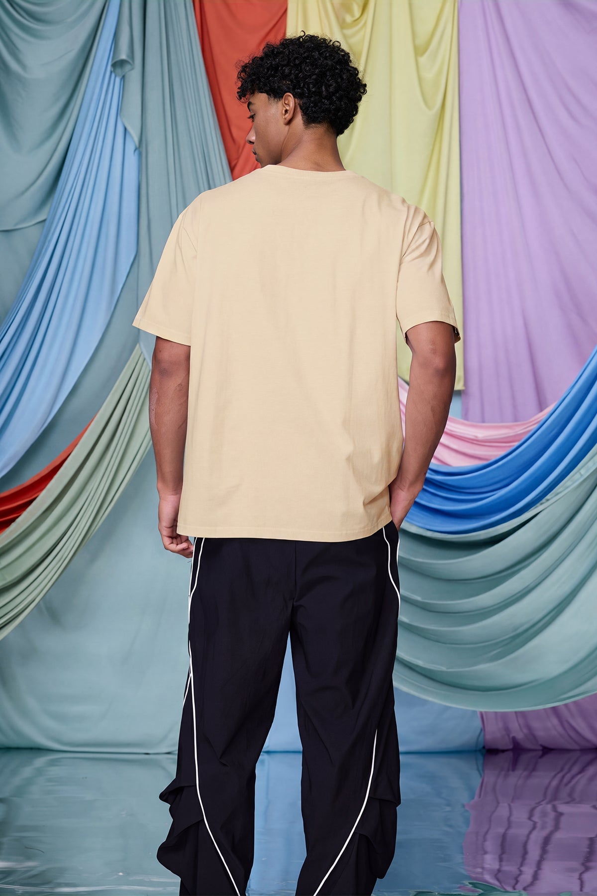 Fluid Graphic Print T-Shirt Beige