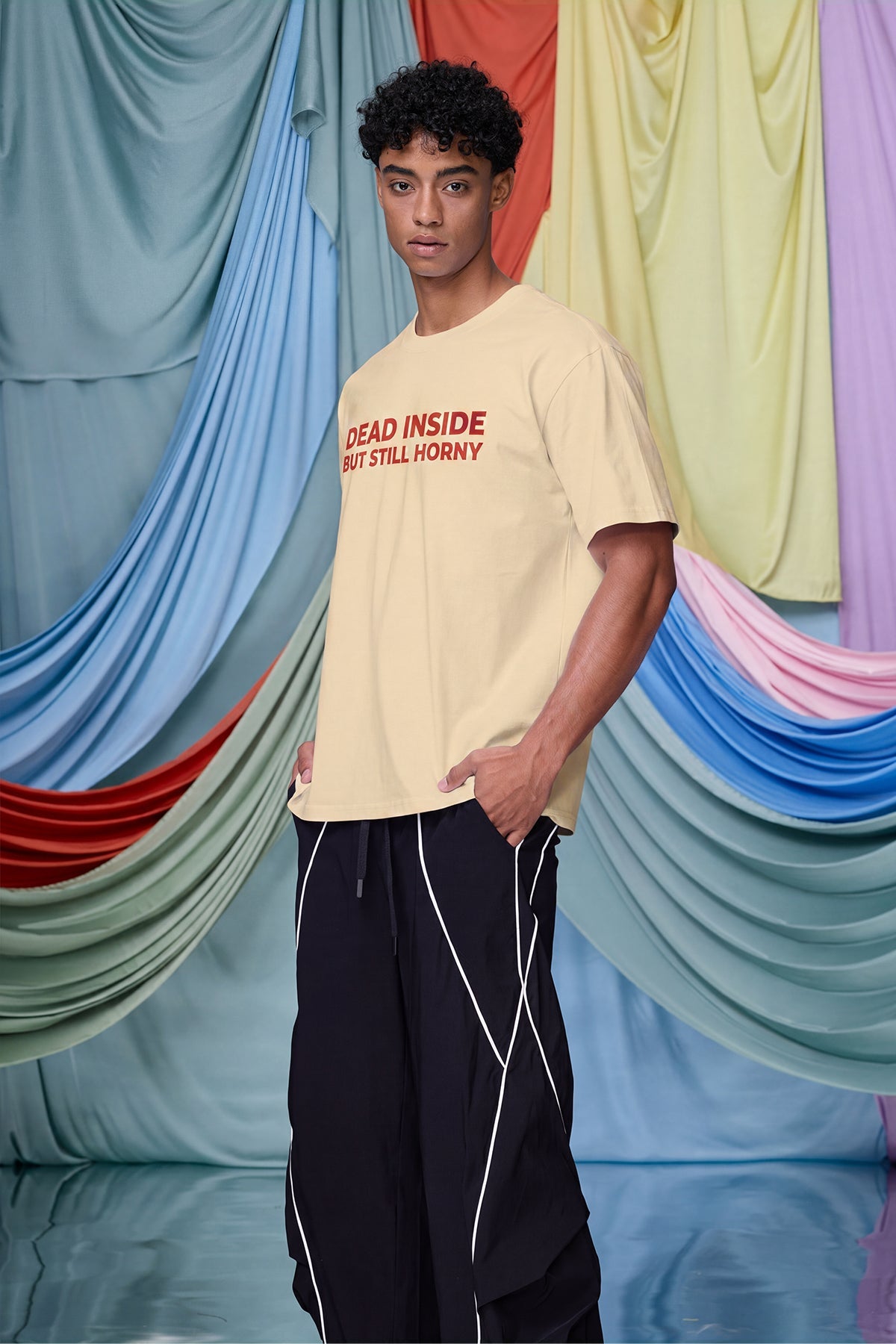 Fluid Graphic Print T-Shirt Beige