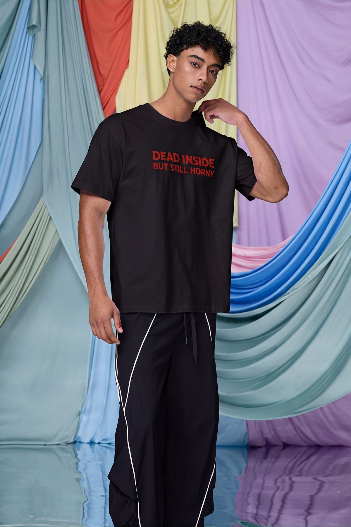 Fluid Graphic Print T-Shirt Black