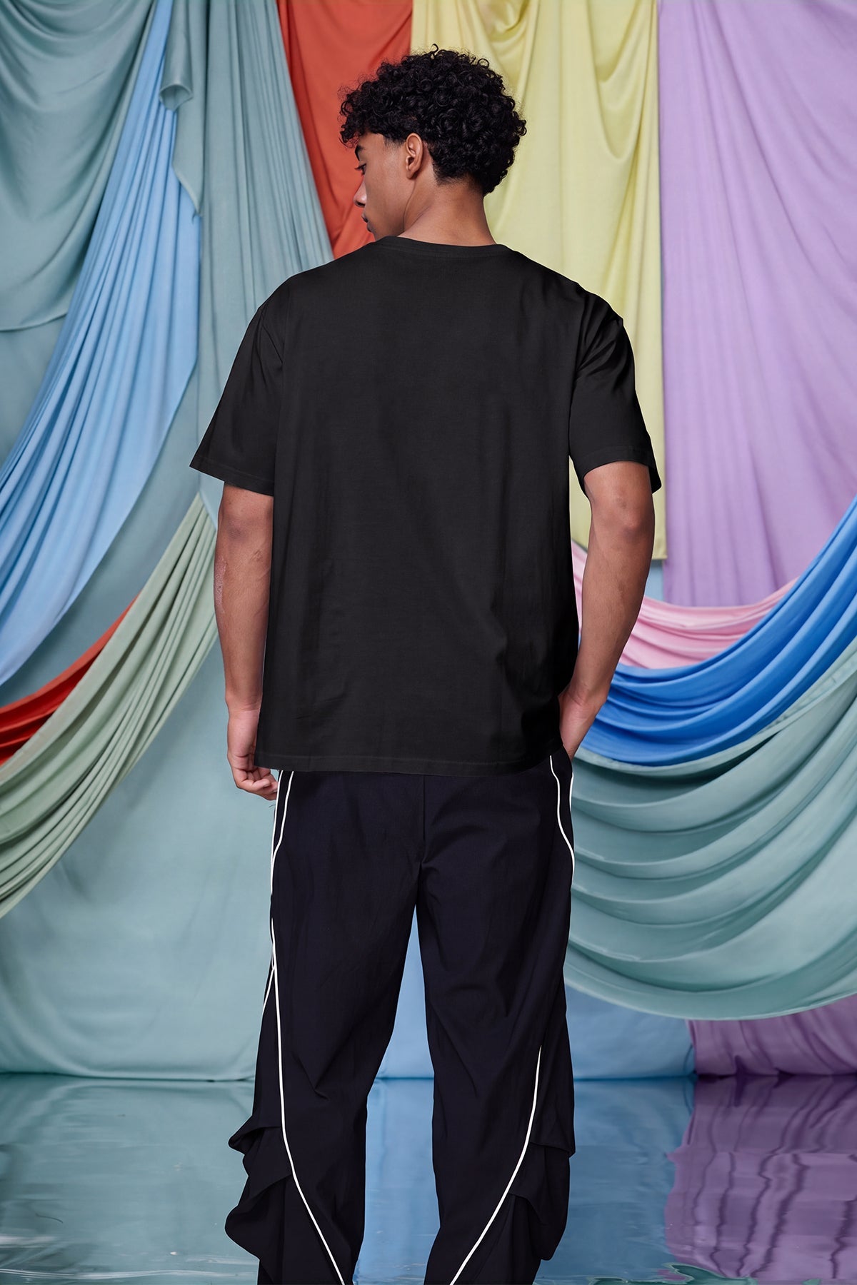 Fluid Graphic Print T-Shirt Black