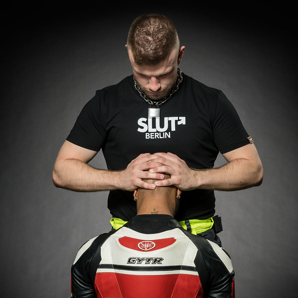 GEAR SHIRT SLUT
