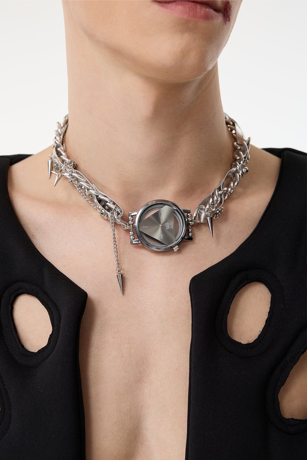 Iron Vein Metal Dial Necklace