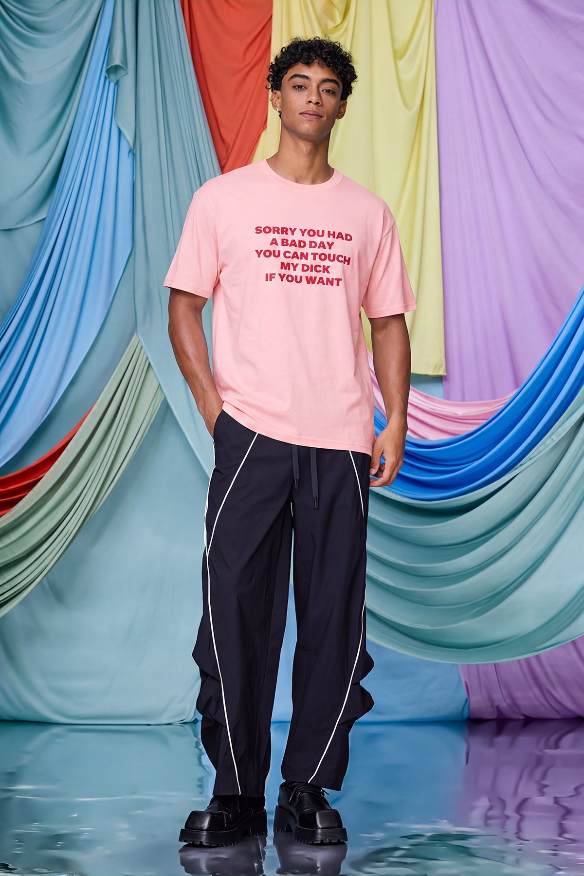 Linear Sketch Print T-Shirt Pink