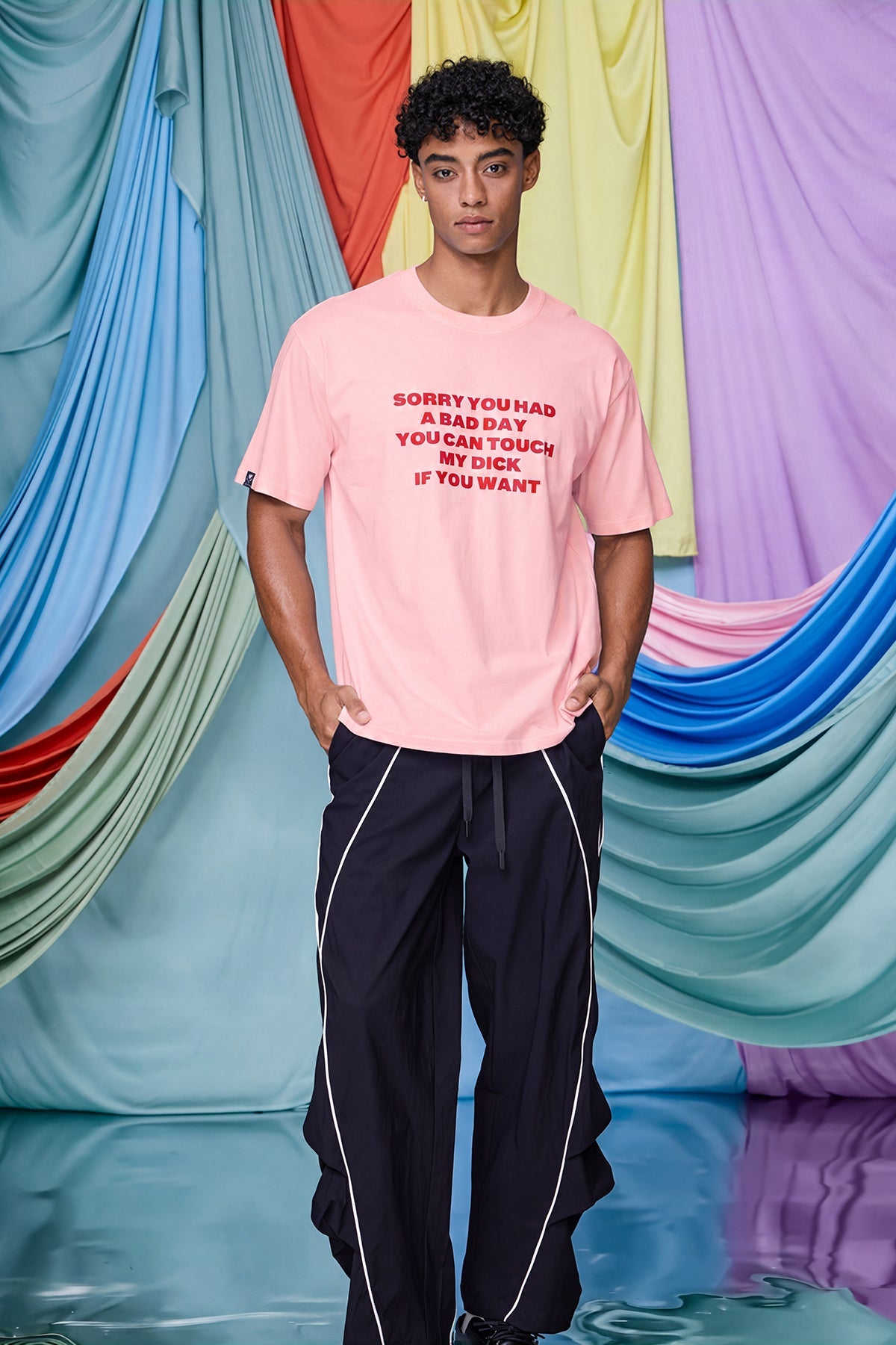 Linear Sketch Print T-Shirt Pink