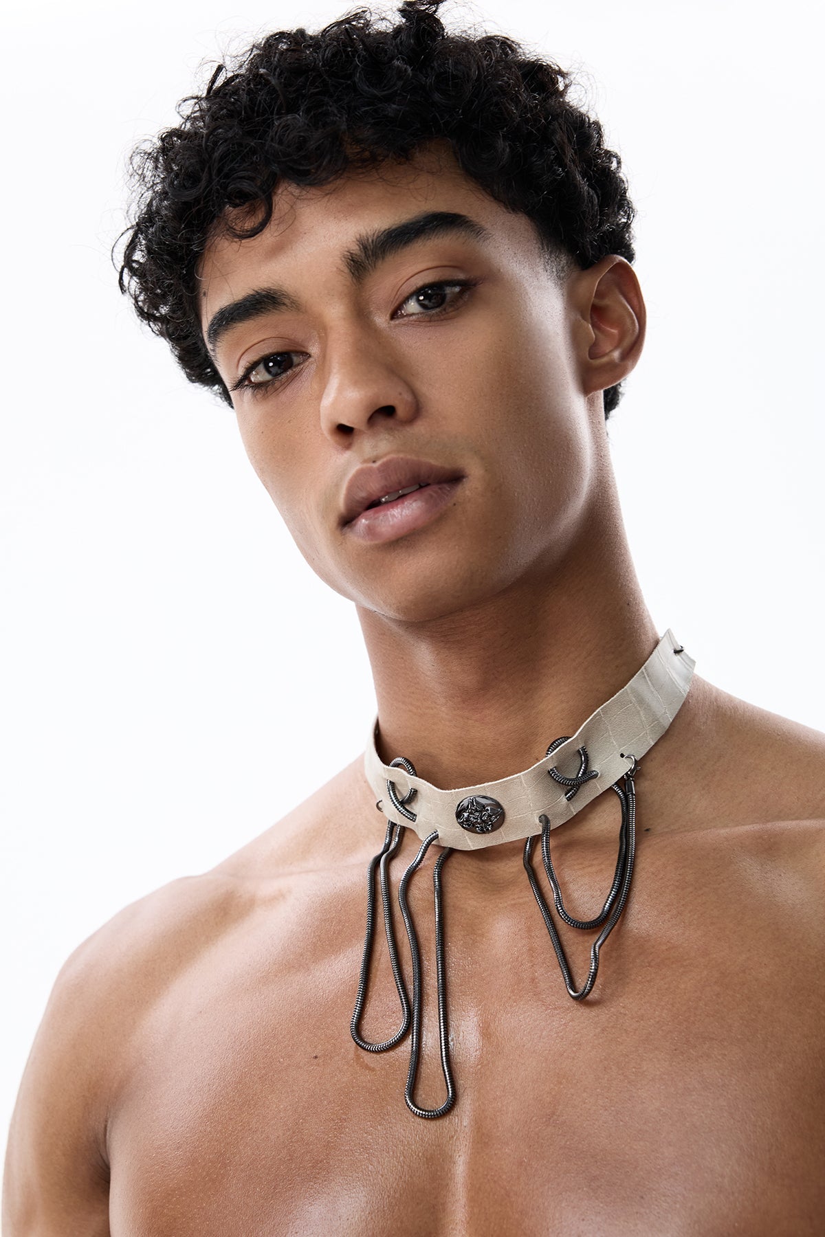Liquid Flash Medusa Leather Choker