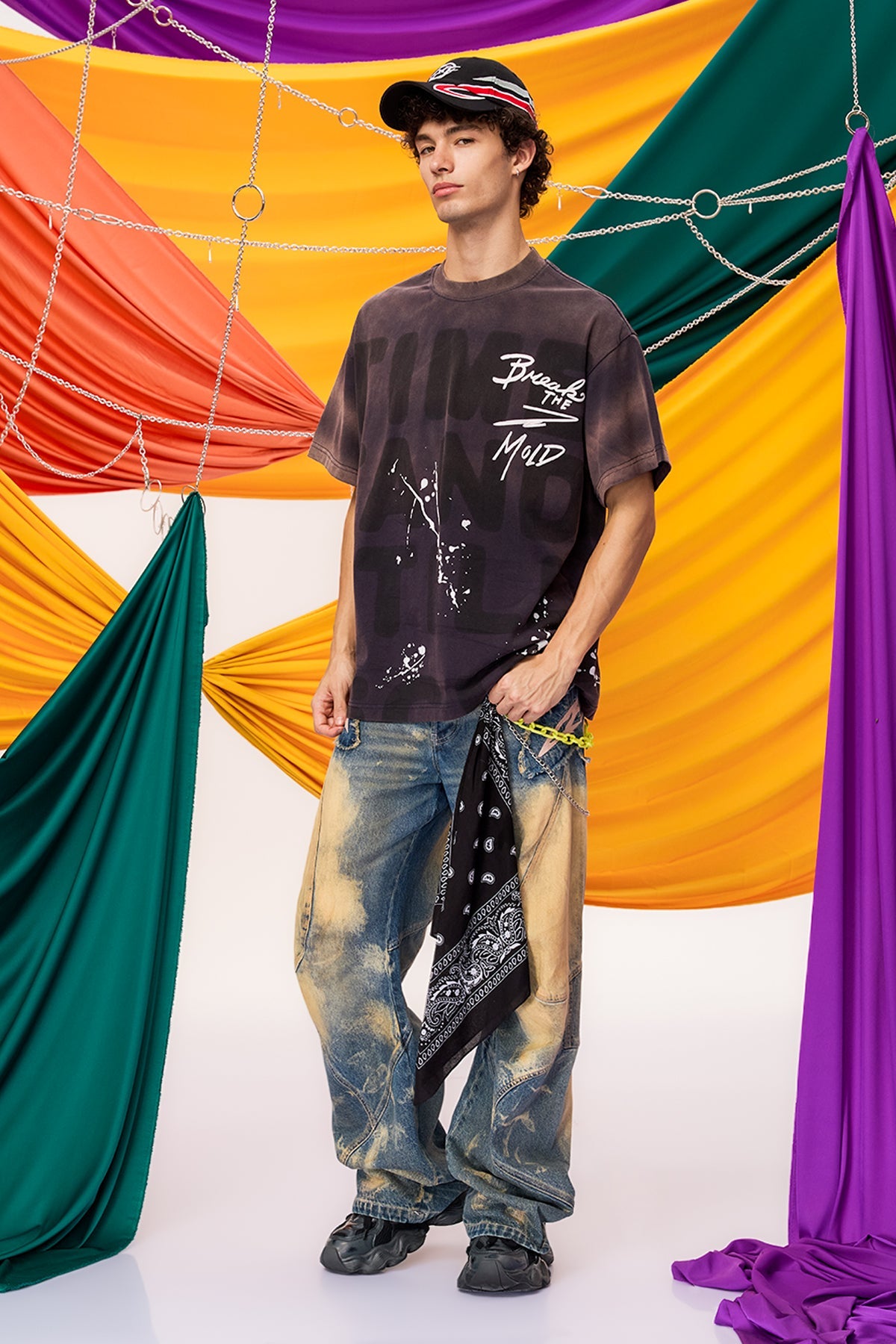Low Trace Graffiti T-Shirt Khaki