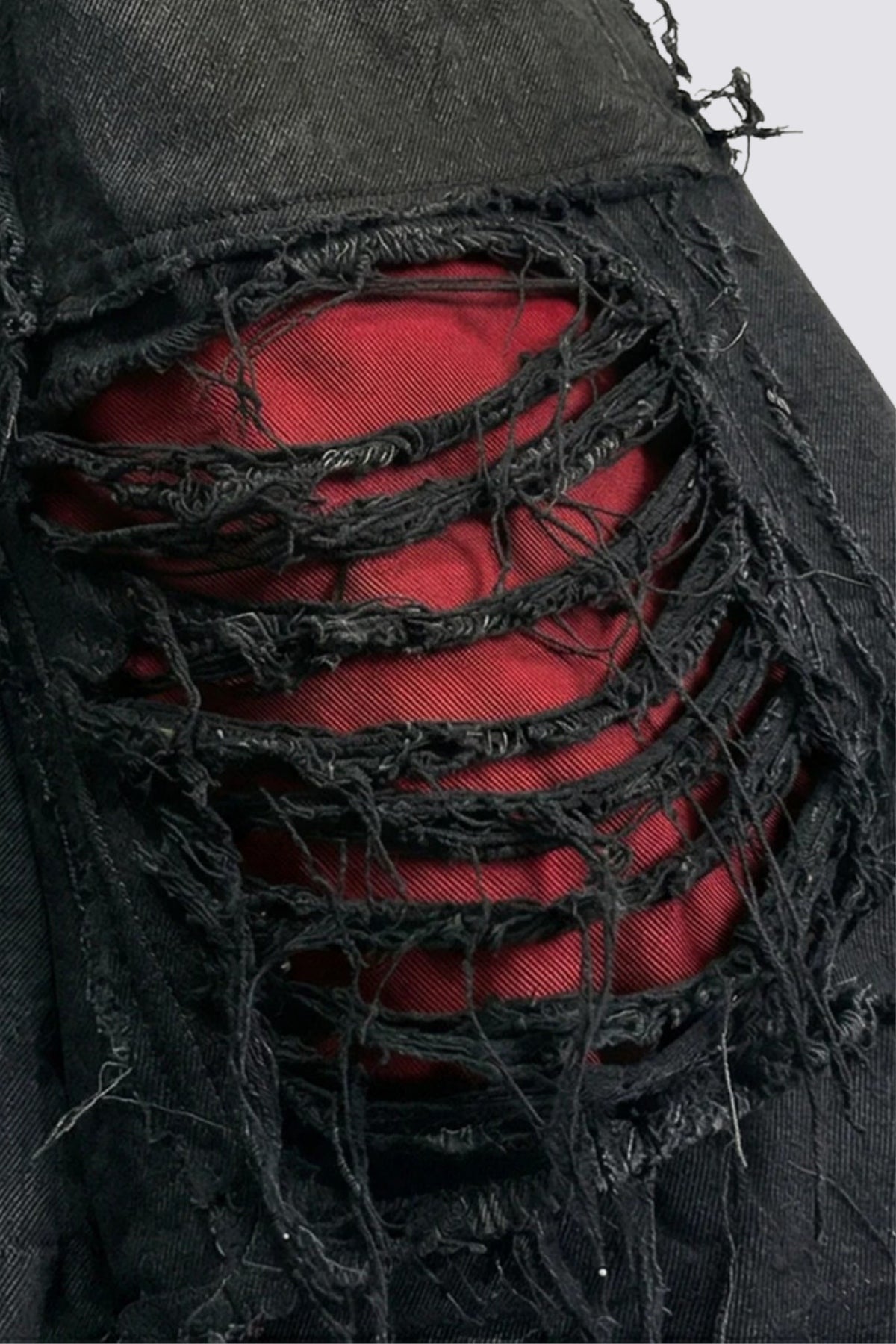 Muted Rinse Ripped Capri Jeans Black