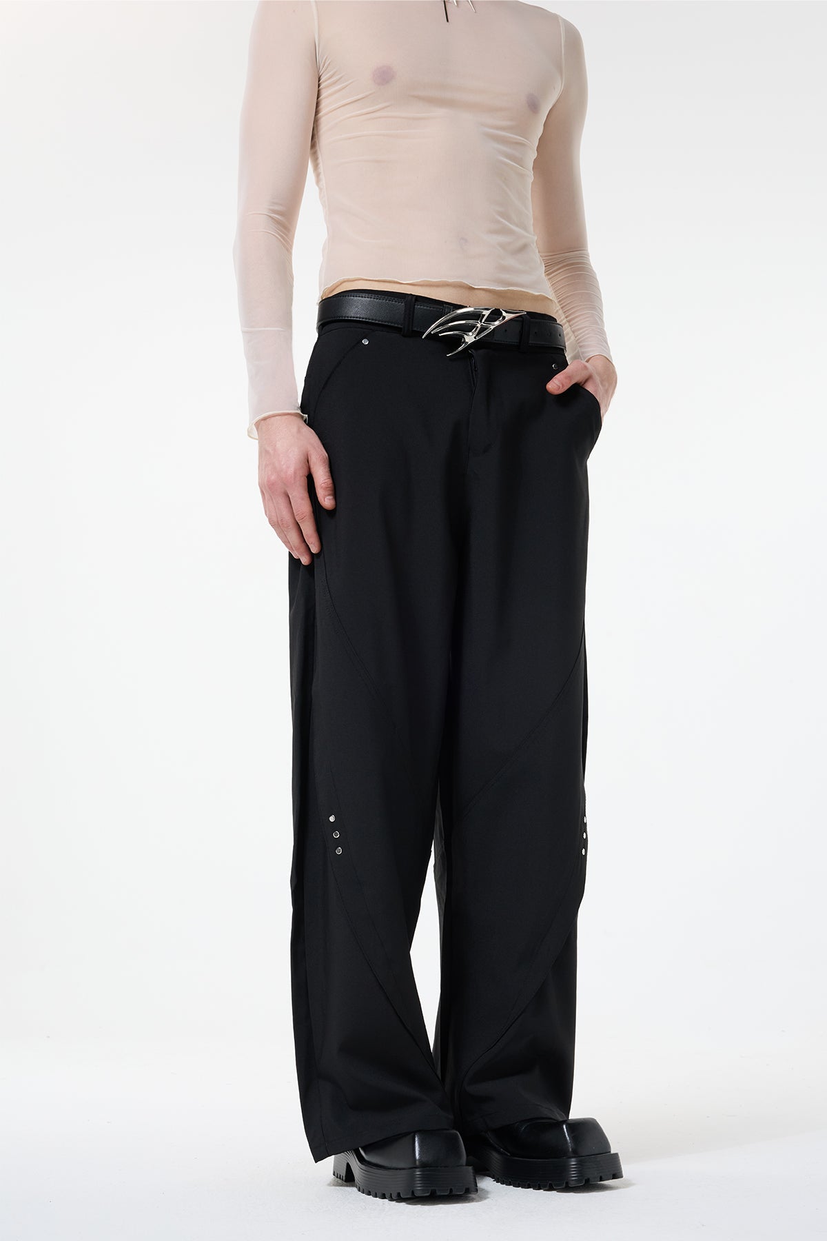 Neutral Pace Barrel Pants