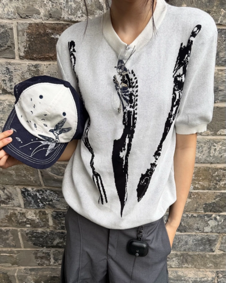 KIIKIO Vintage Round-Neck Relaxed Knit Tee