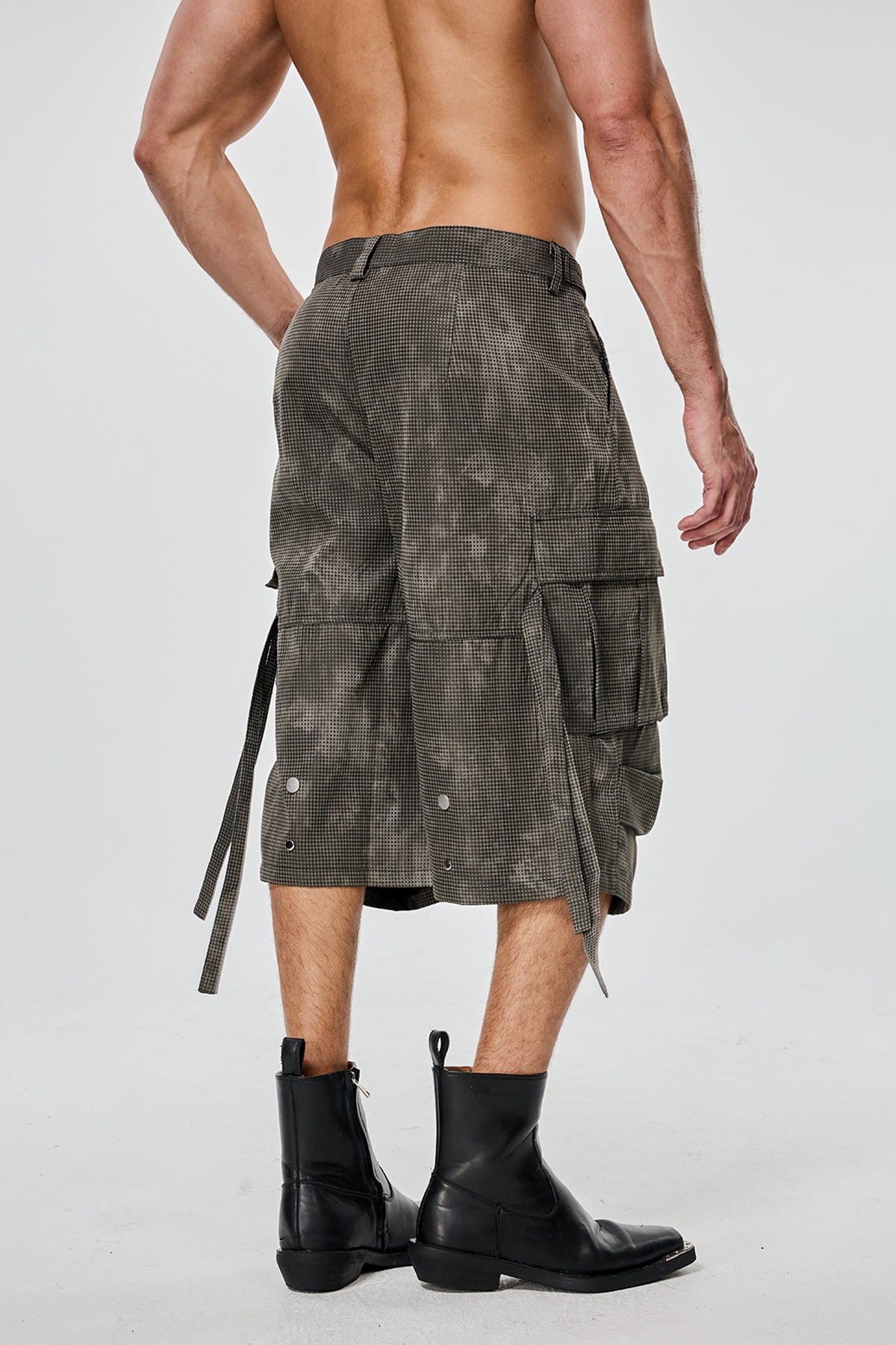 Quiet Form Straight Capri Pants